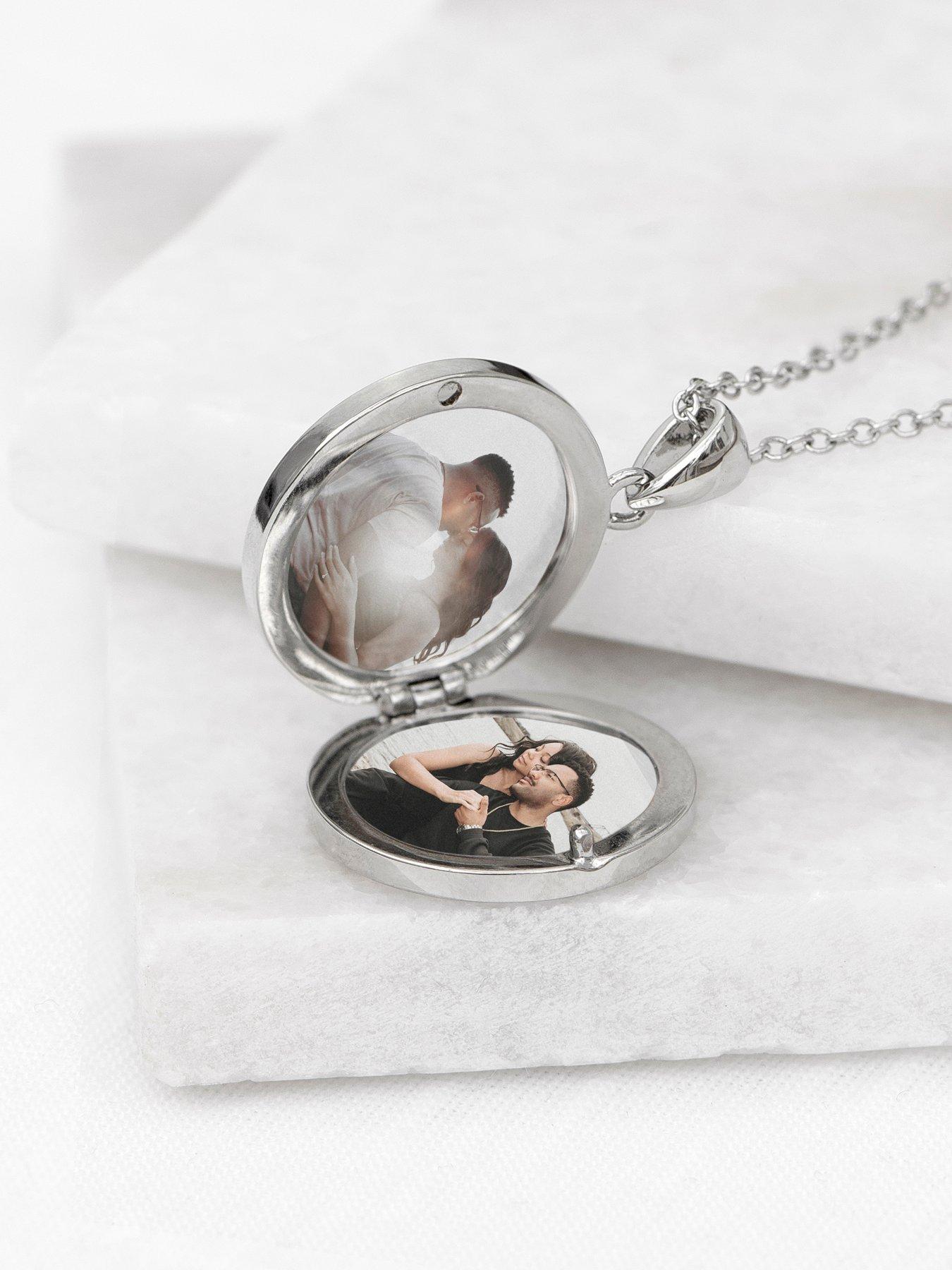 Image 4 of 5 of Treat Republic Personalised Round Photo Locket - Silver