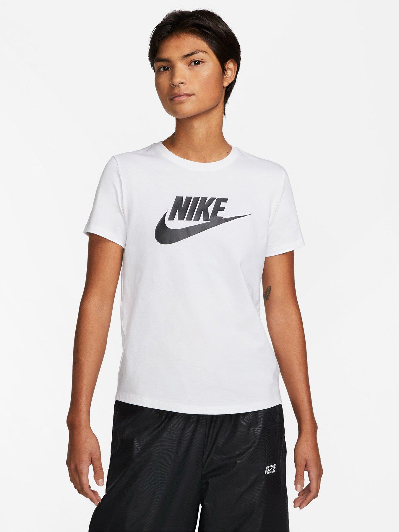 Nike Sportswear Club Essentials T-Shirt - White (Curve)