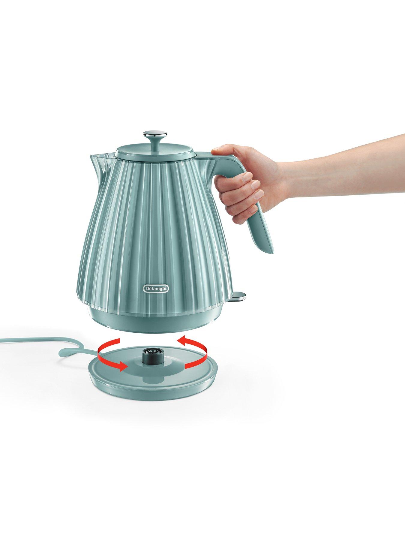 Image 4 of 5 of DeLonghi Ballerina Kettle - Green