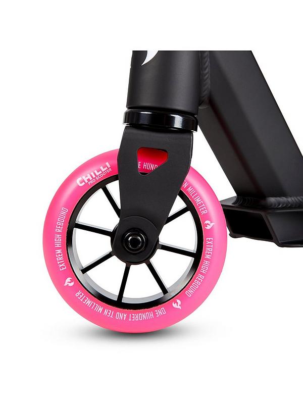 Image 2 of 6 of Micro Scooter Chilli Base Scooter&nbsp;Pink