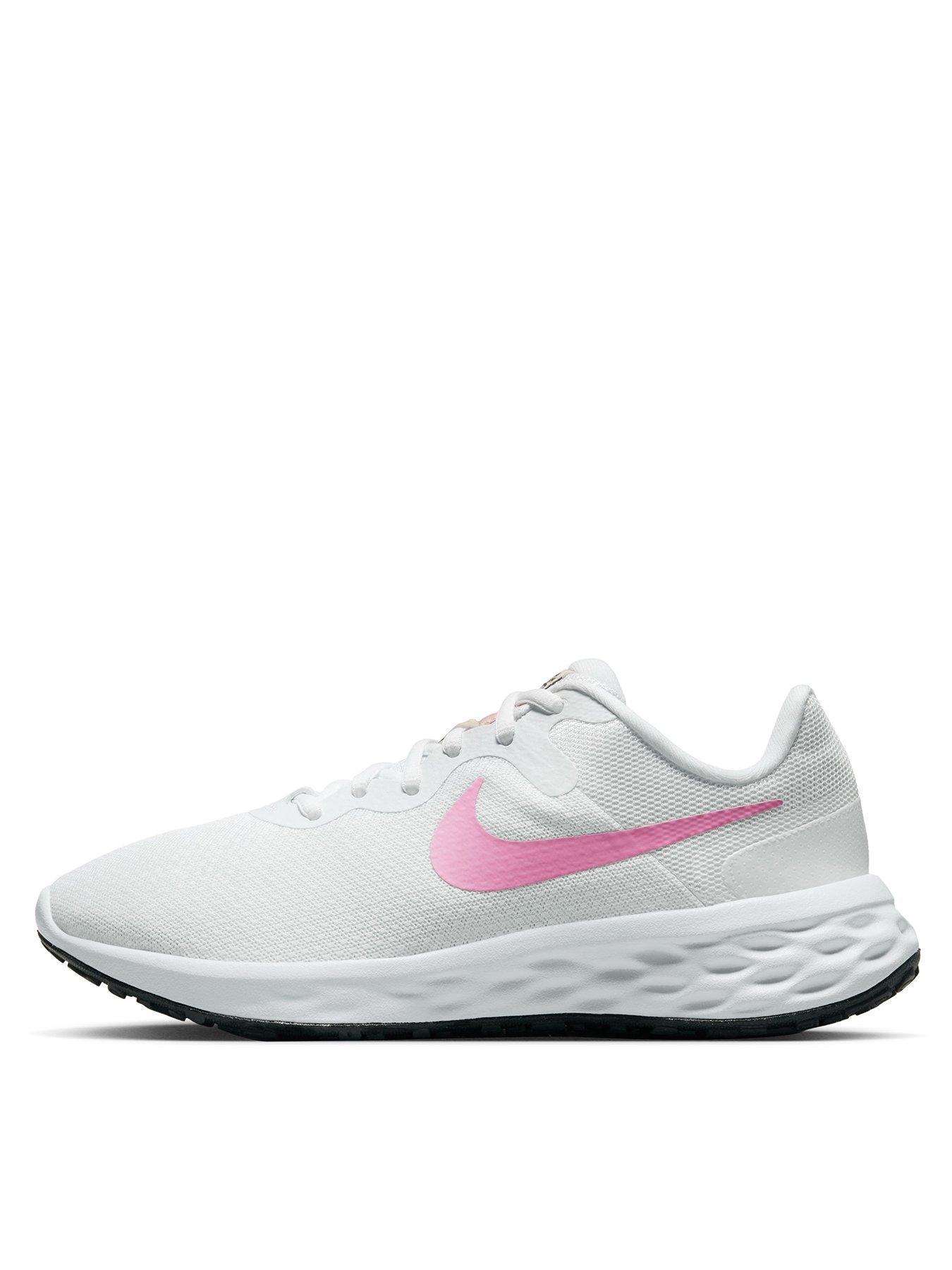 Do nike revolution shop 3 run narrow