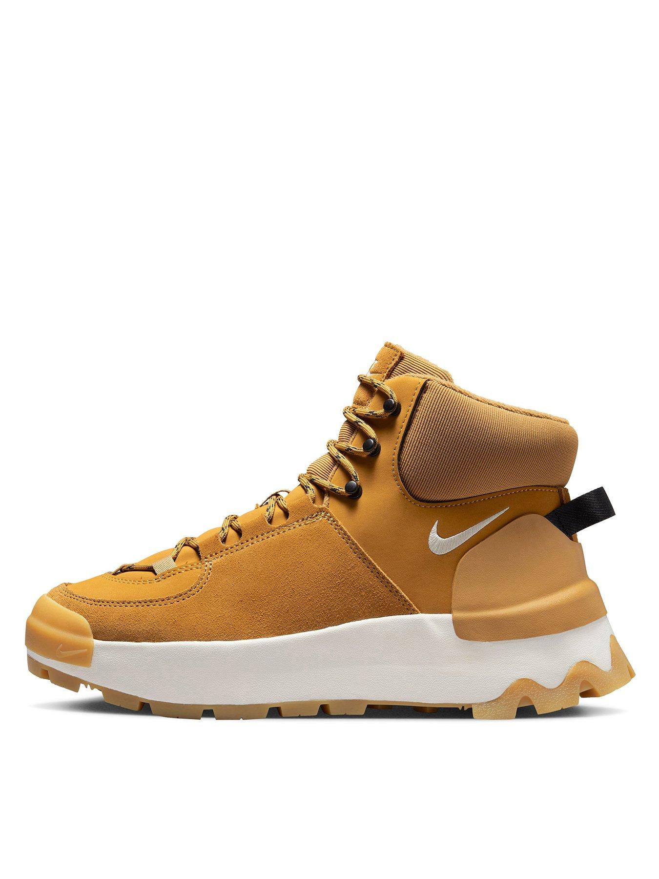 Beige 2025 nike boots