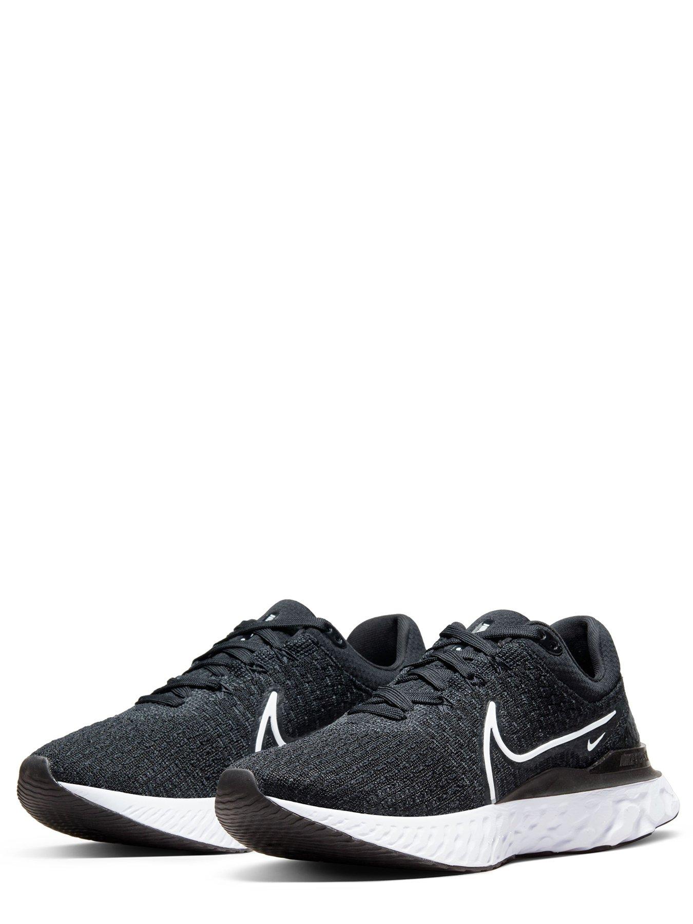 Mens hotsell black flyknit