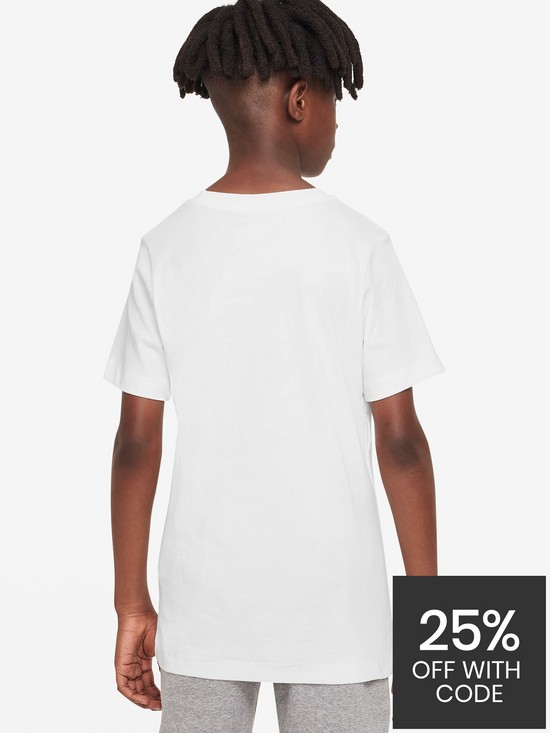 back image of nike-older-boys-sportswear-core-brandmark-t-shirt-whitenbsp