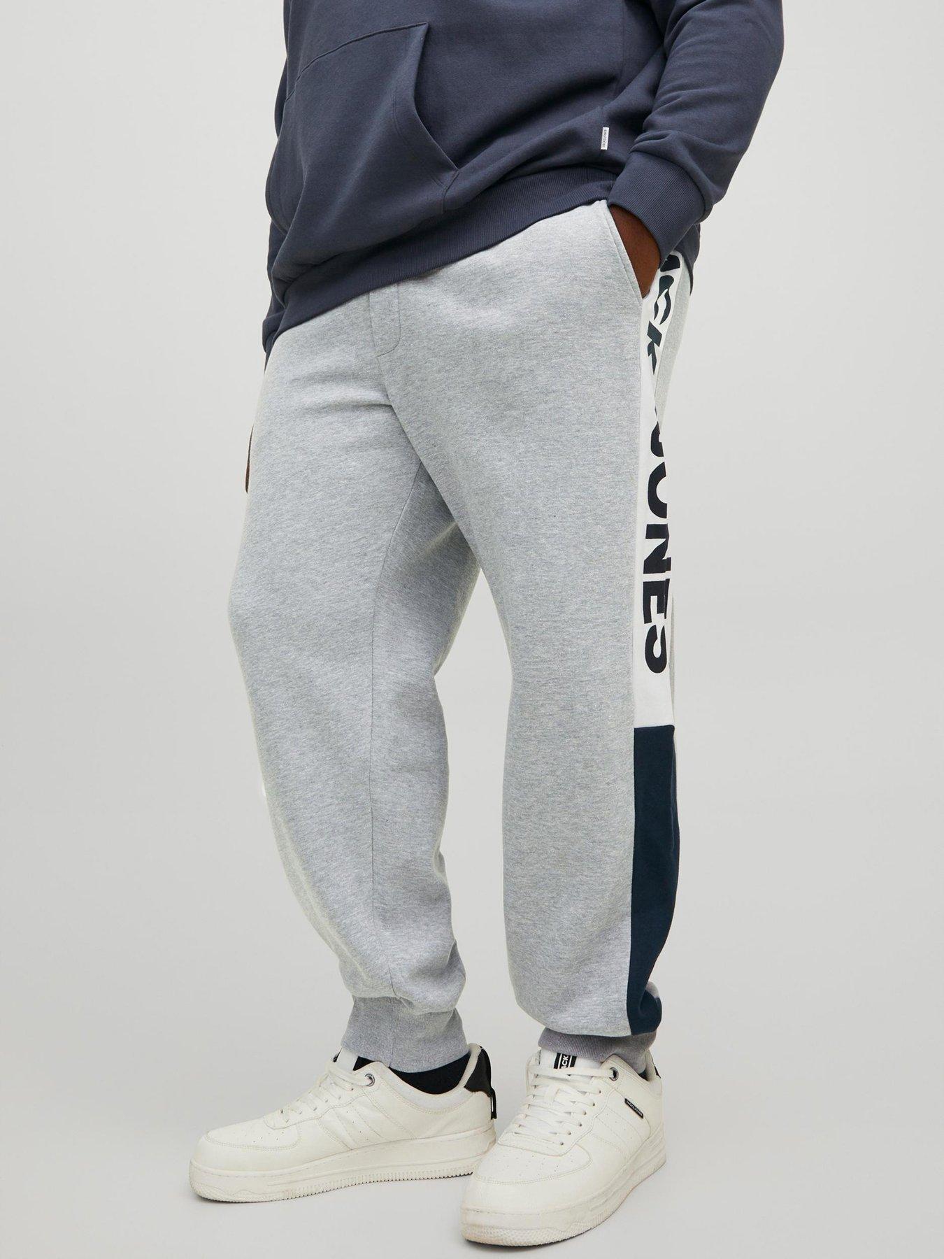 Nike joggers hotsell light grey