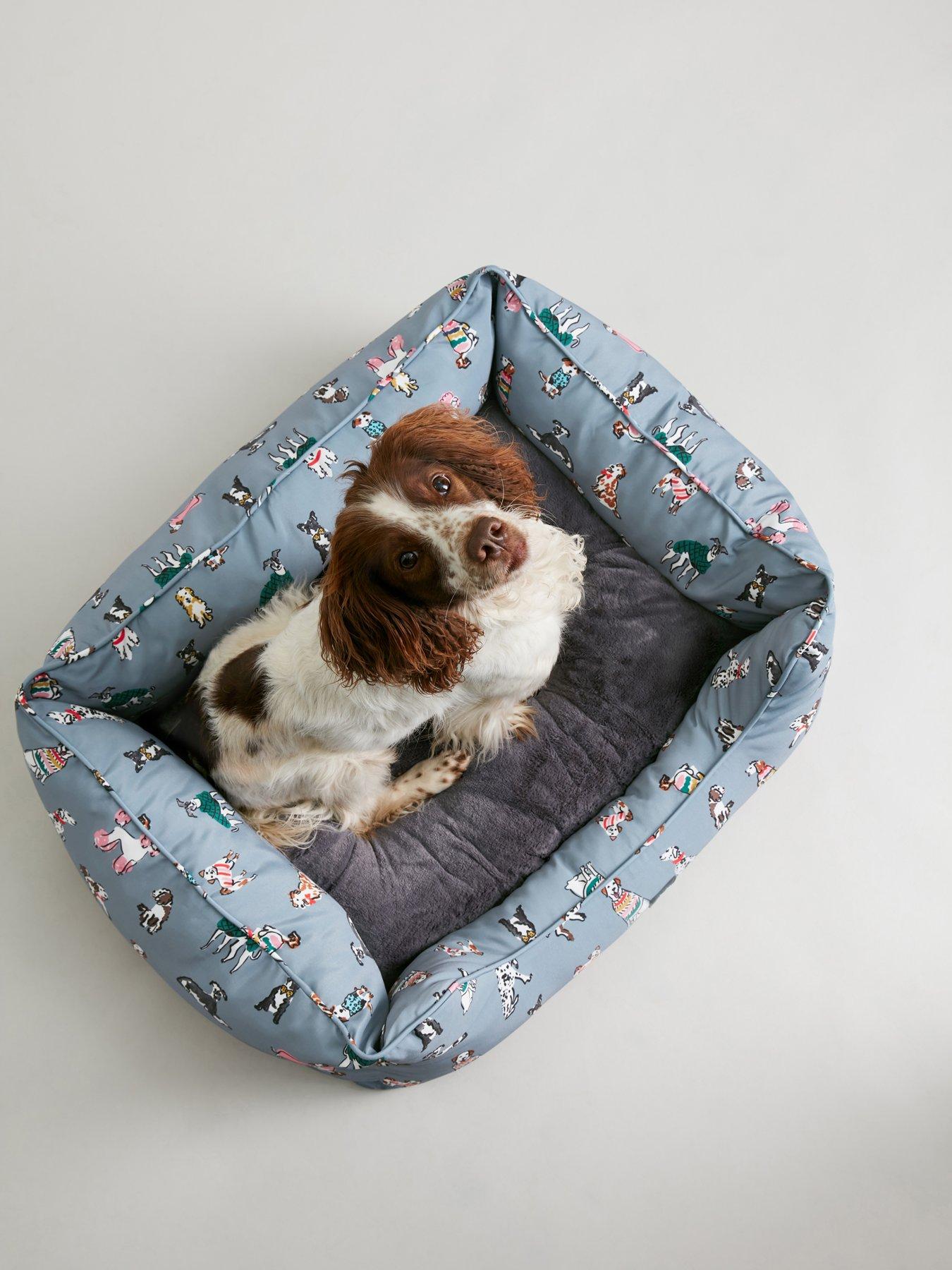 Joules Rainbow Dogs Box Bed Medium Very