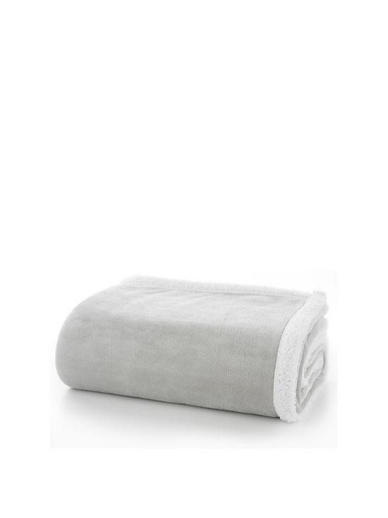 front image of deyongs-blackbrook-throw-with-sherpa-reverse