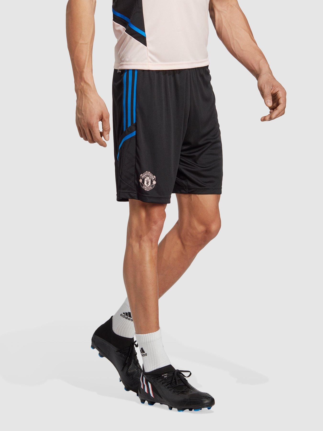 Man united sale training shorts