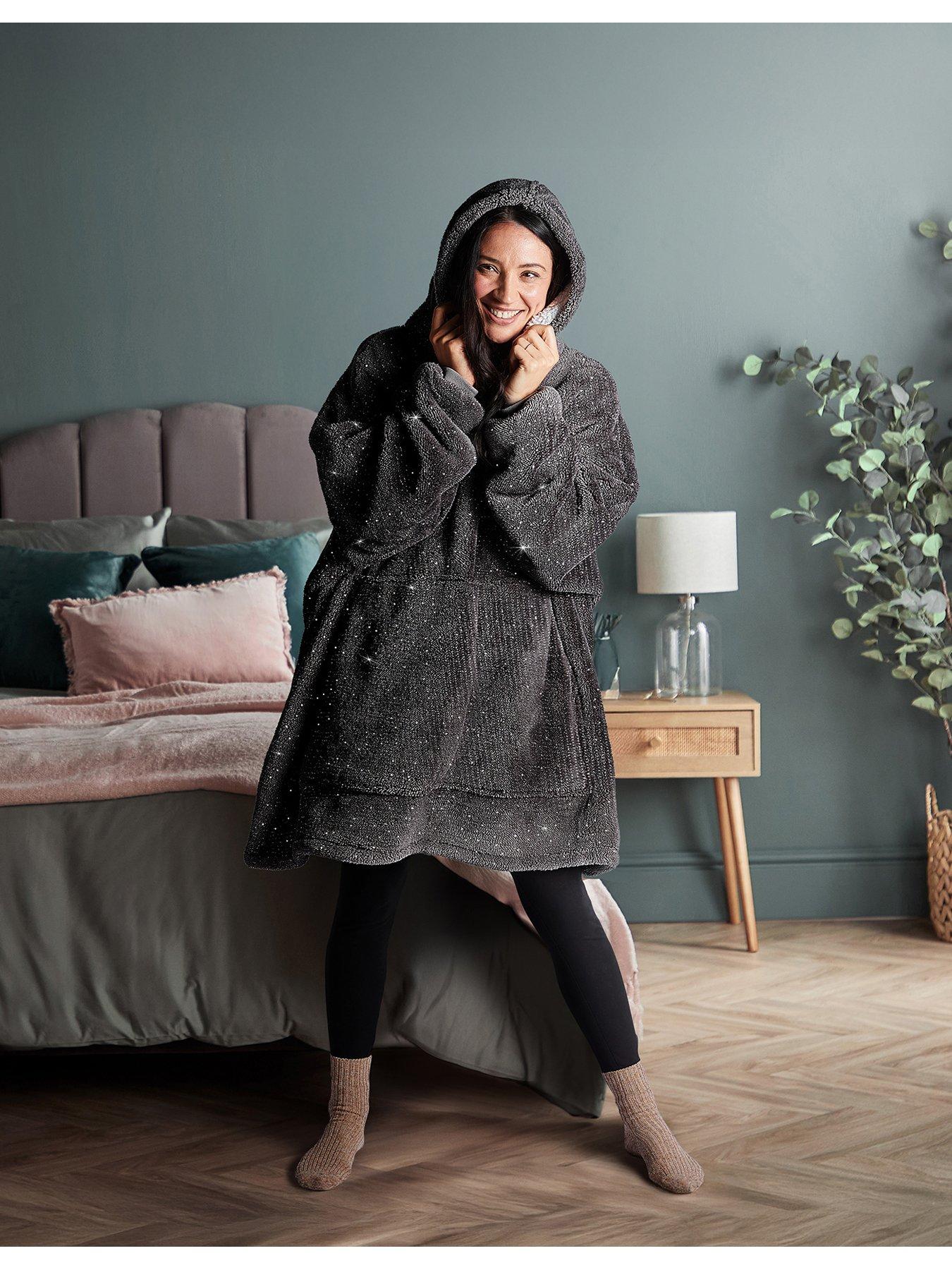 Image 1 of 7 of Silentnight Oversized Glitter Fleece Hoodie - Charcoal