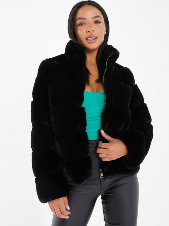 front image of quiz-faux-fur-short-puffer-jacket-black