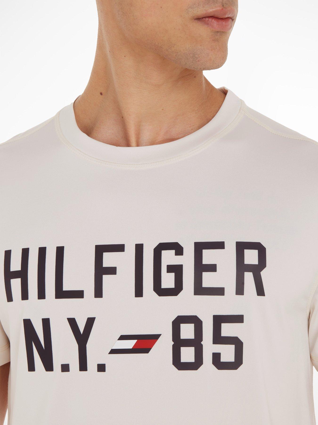 Tommy hilfiger deals t shirts clearance