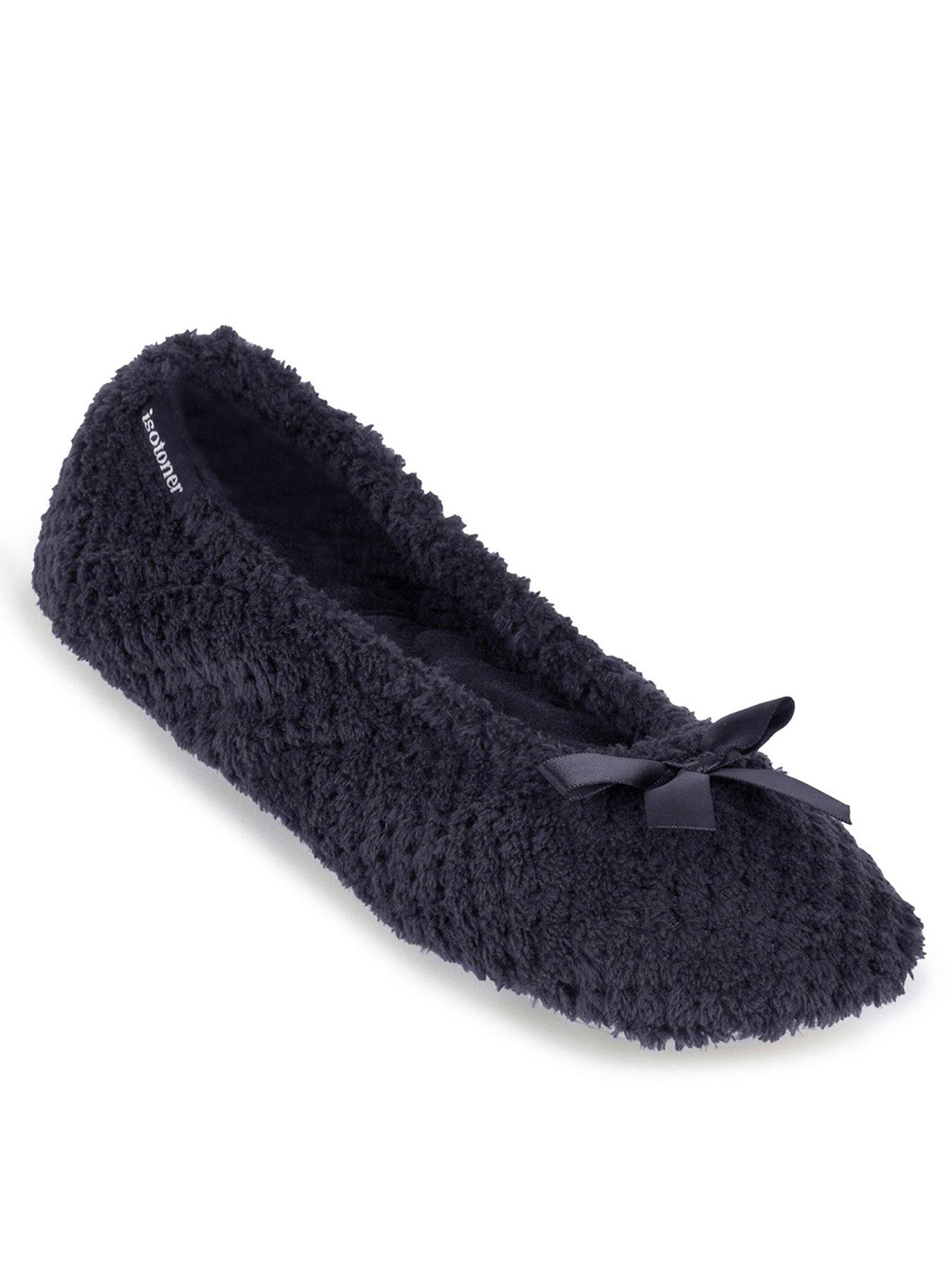 Isotoner terry 2024 cloth slippers