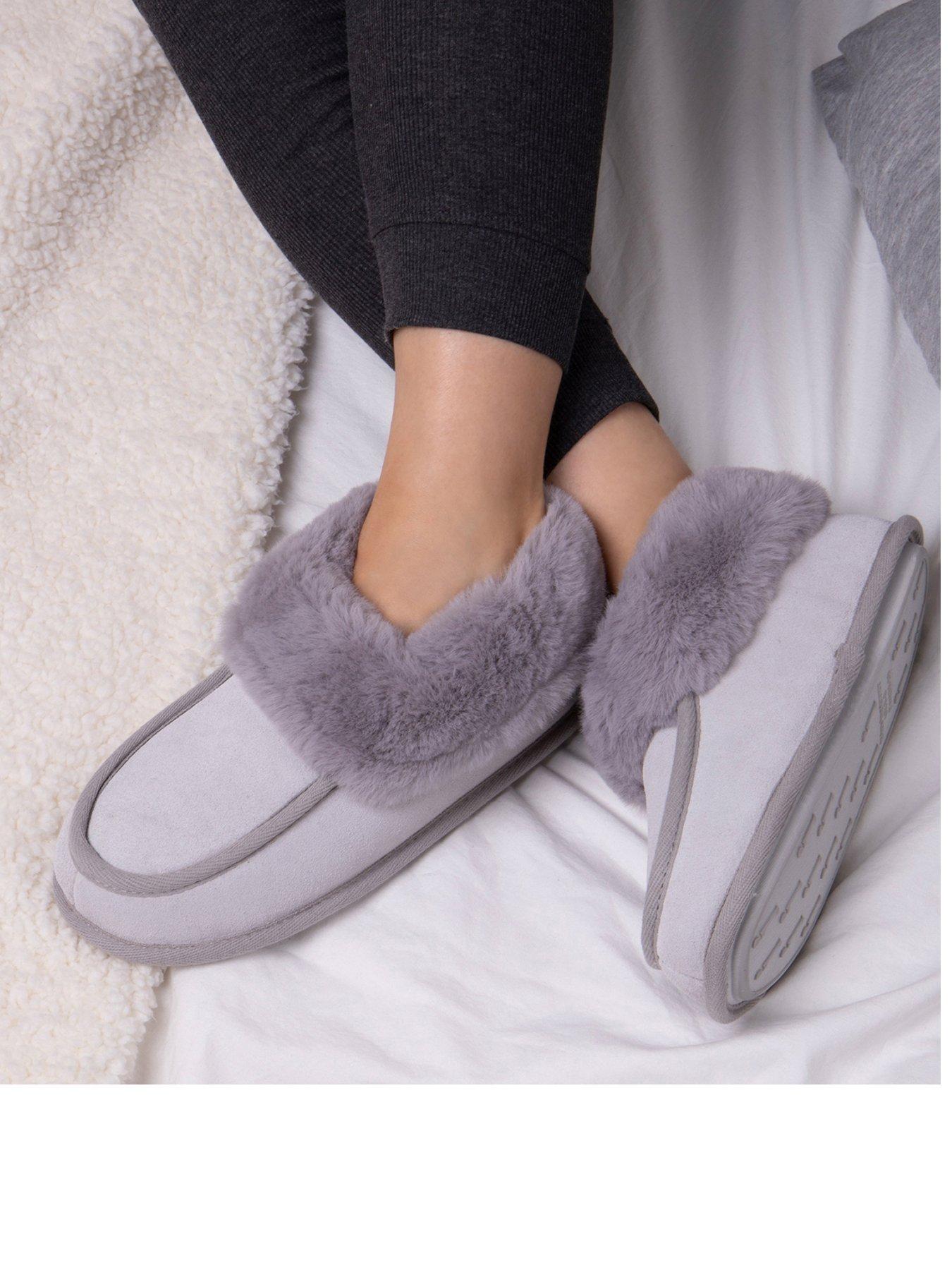 TOTES Isotoner Ladies Moccasin Bootie Slippers Grey very