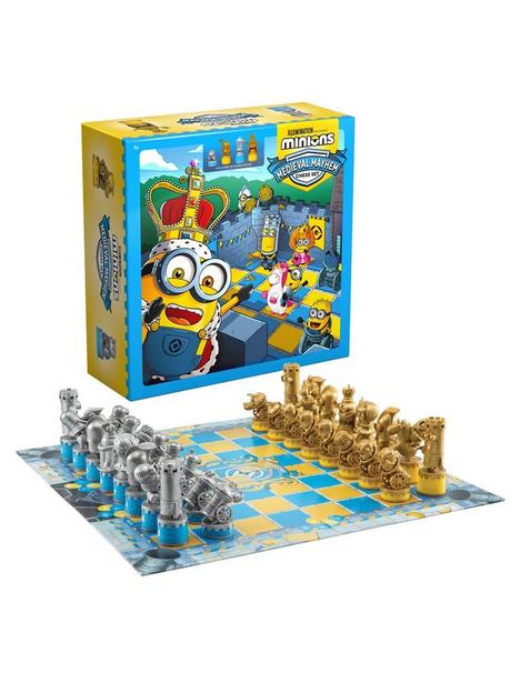 noble-minion-medieval-mayhem-chess-set