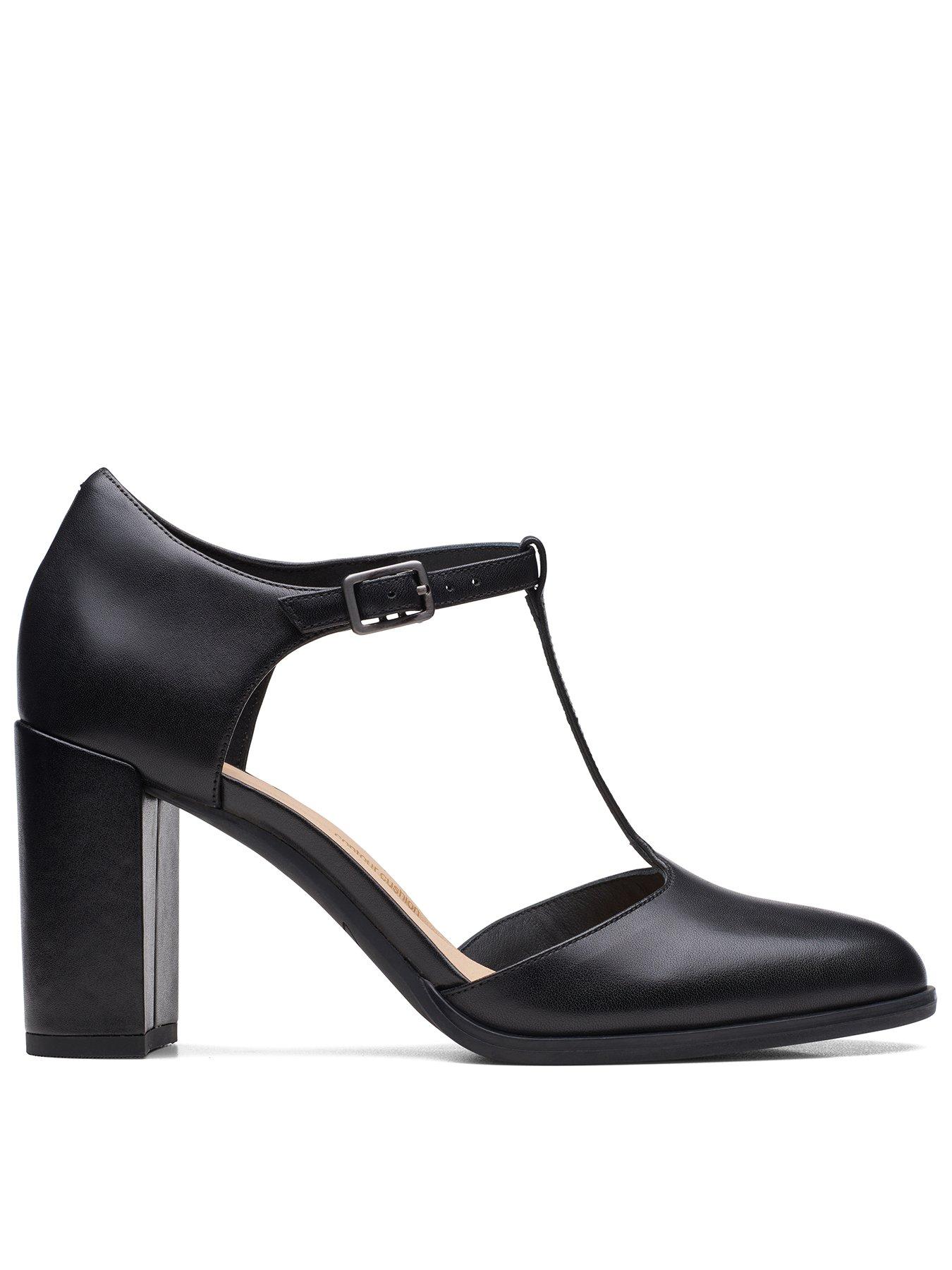 Clarks ladies deals black court shoes