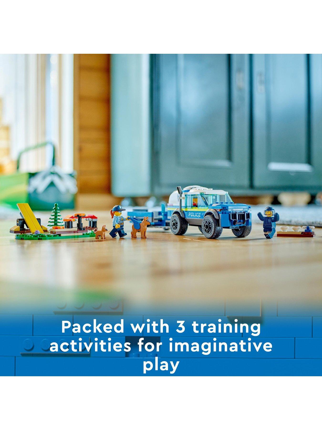 Image 5 of 8 of LEGO City Mobile Police Dog Training Set 60369