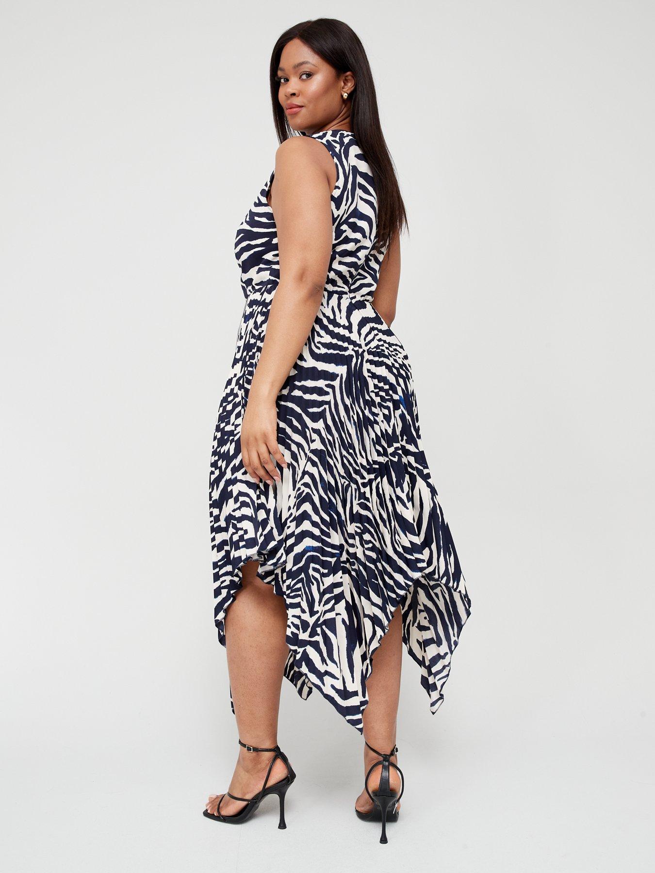 Curve store pleated dress