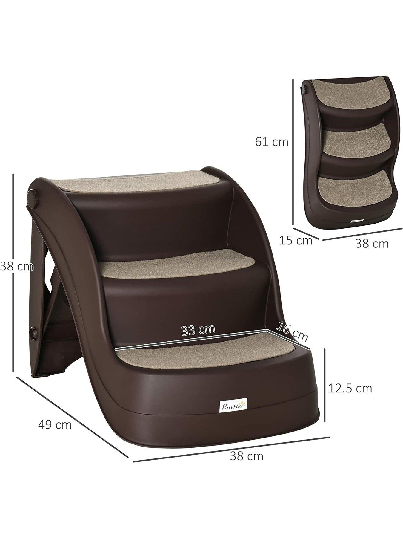 Foldable pet outlet steps