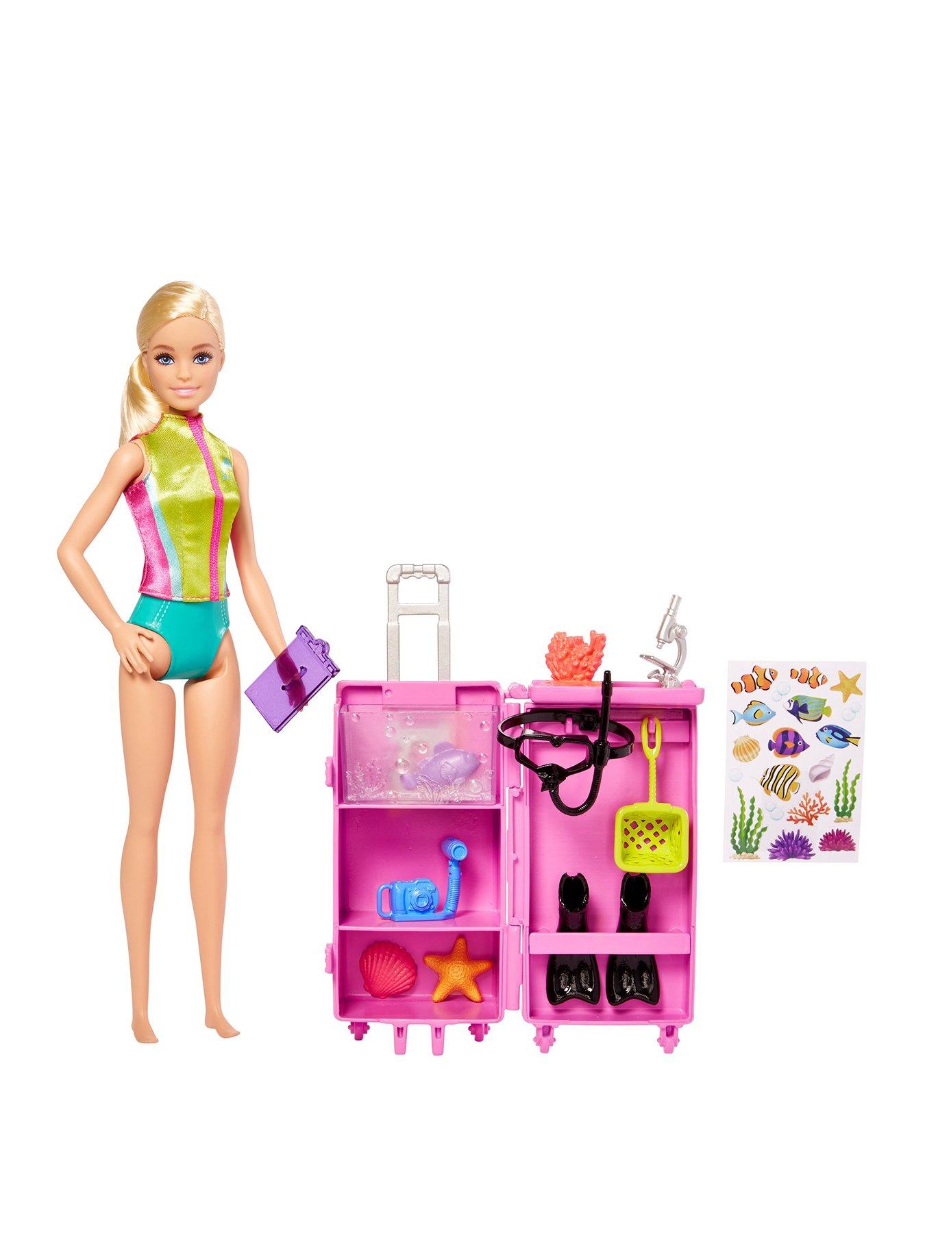  Barbie Dreamhouse Adventures Doll & Accessories, Travel Set  with Daisy Doll, Kitten, Working Suitcase & 9 Pieces ( Exclusive) :  Toys & Games