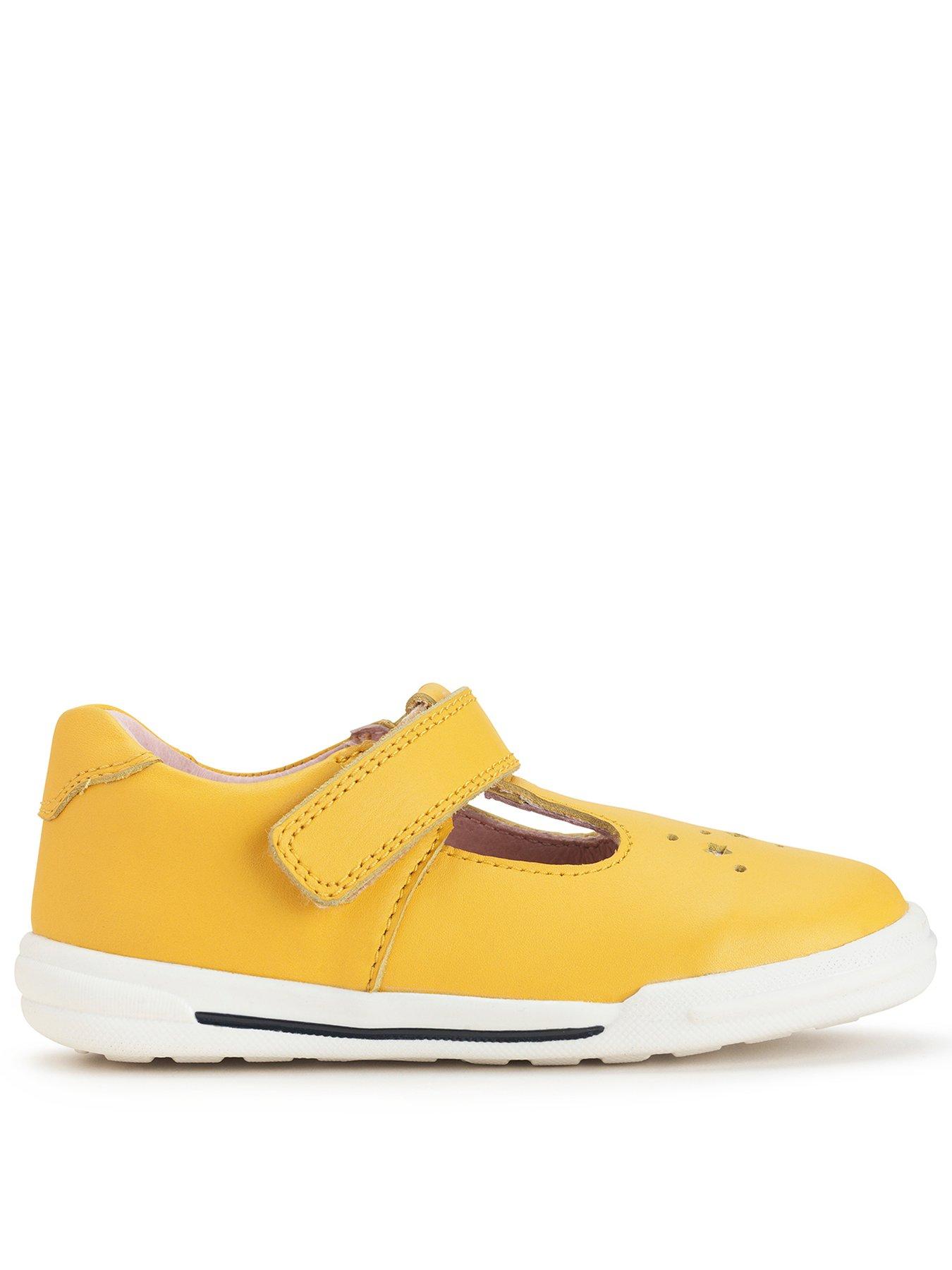 Yellow t clearance bar shoes