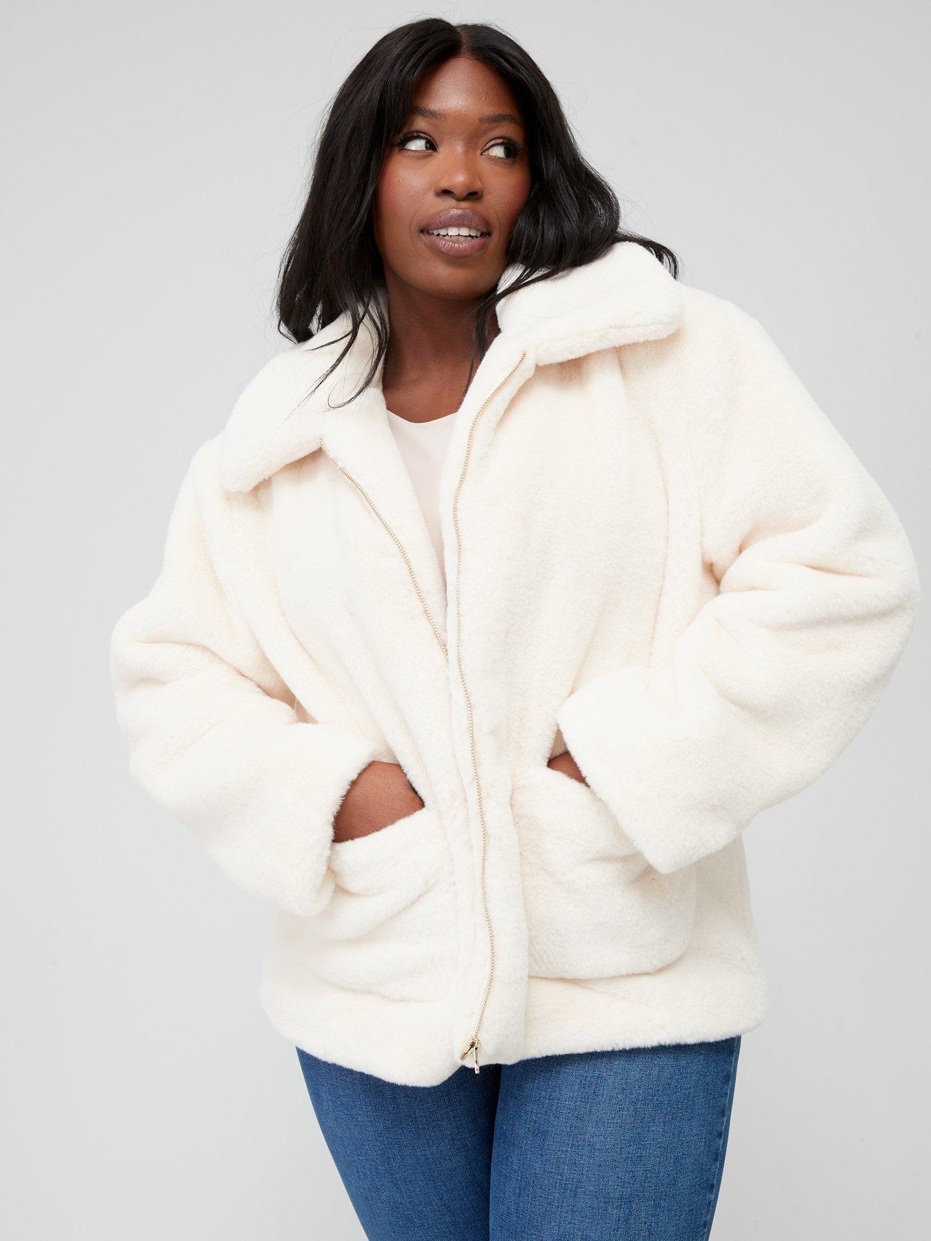 Short cream fur on sale jacket