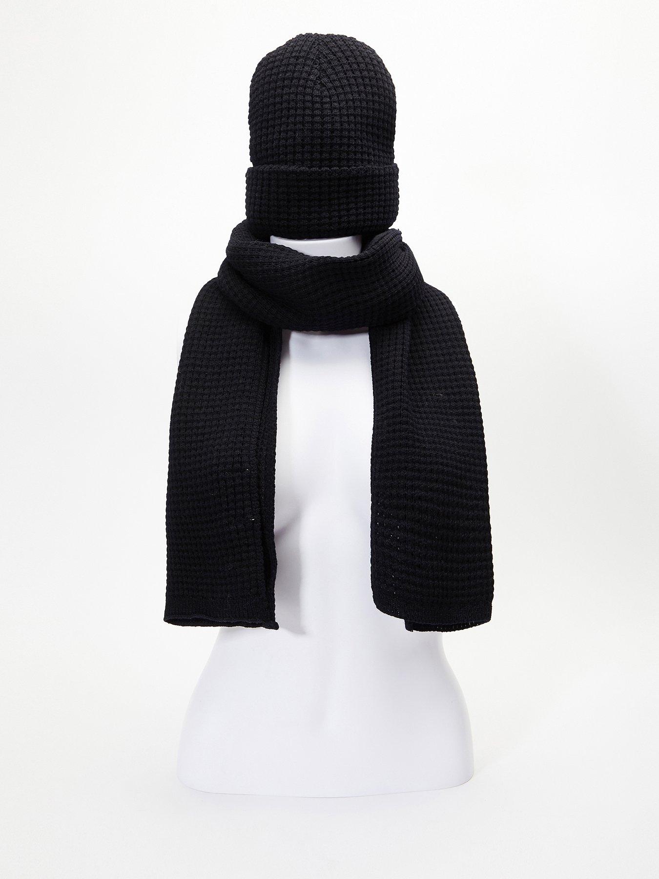 Image 1 of 4 of Quiz Sequin Hat And Scarf Set