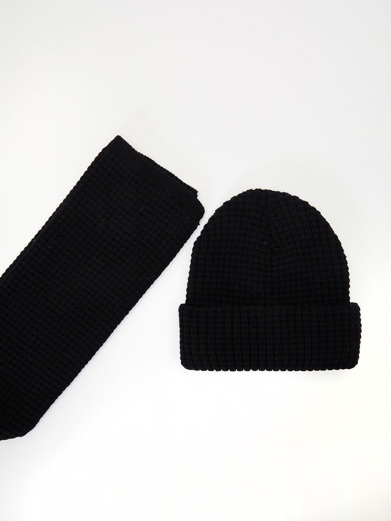 Image 3 of 4 of Quiz Sequin Hat And Scarf Set