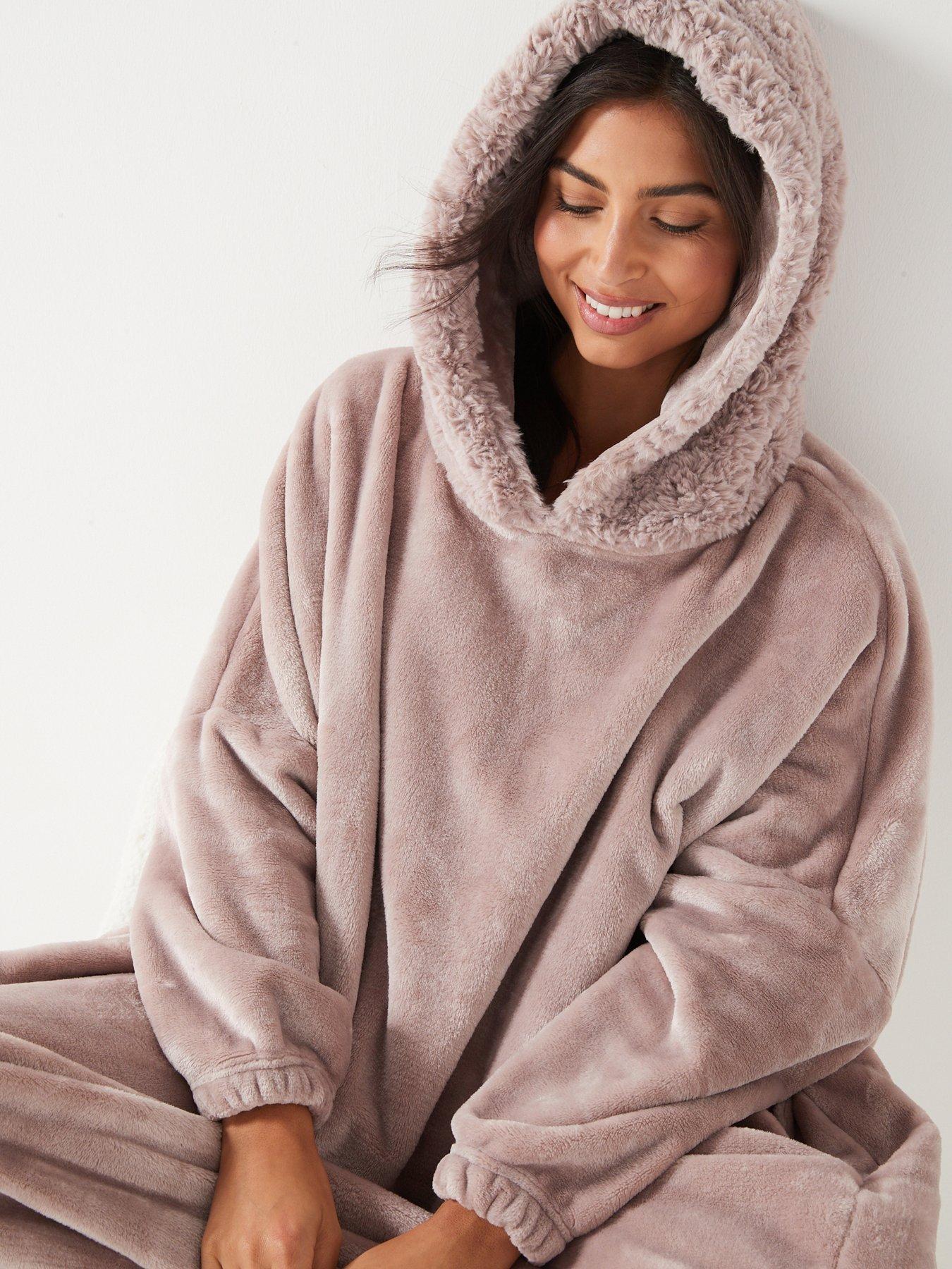 32 Degrees Ladies' Plush Hooded Lounger With Hood I31