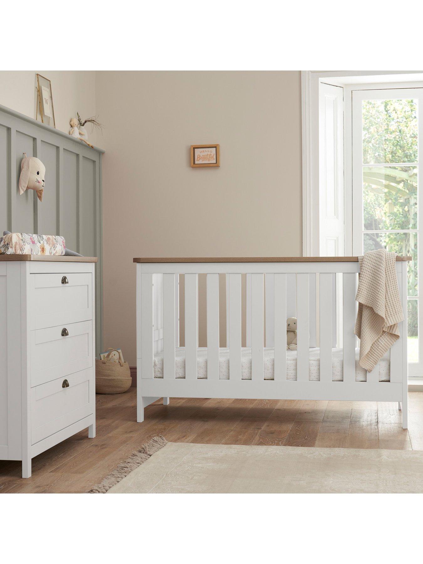 Tutti Bambini Verona 2 Piece Nursery Furniture Room Set - White/Oak