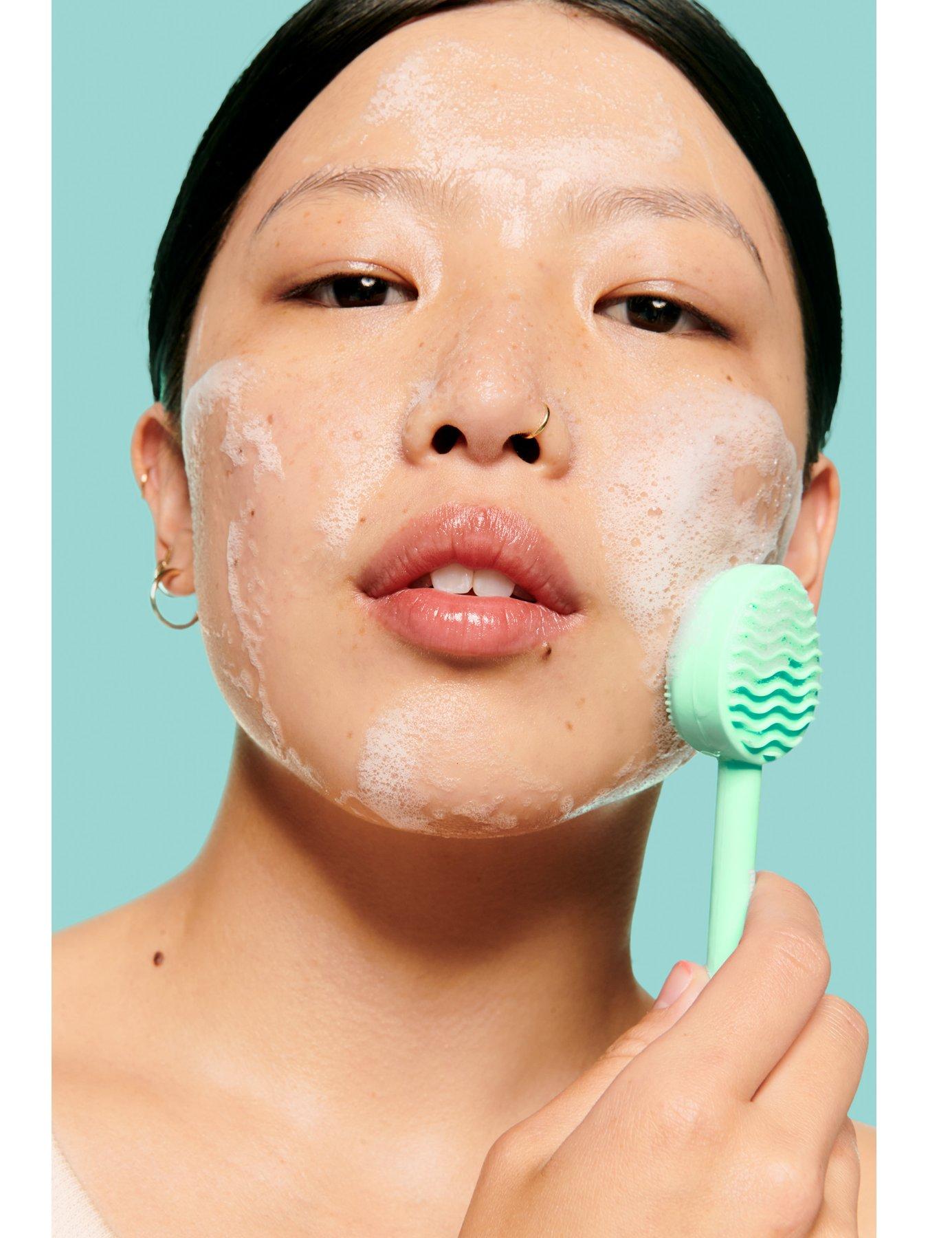 Image 2 of 5 of Benefit All-in-One Face Mask Wand