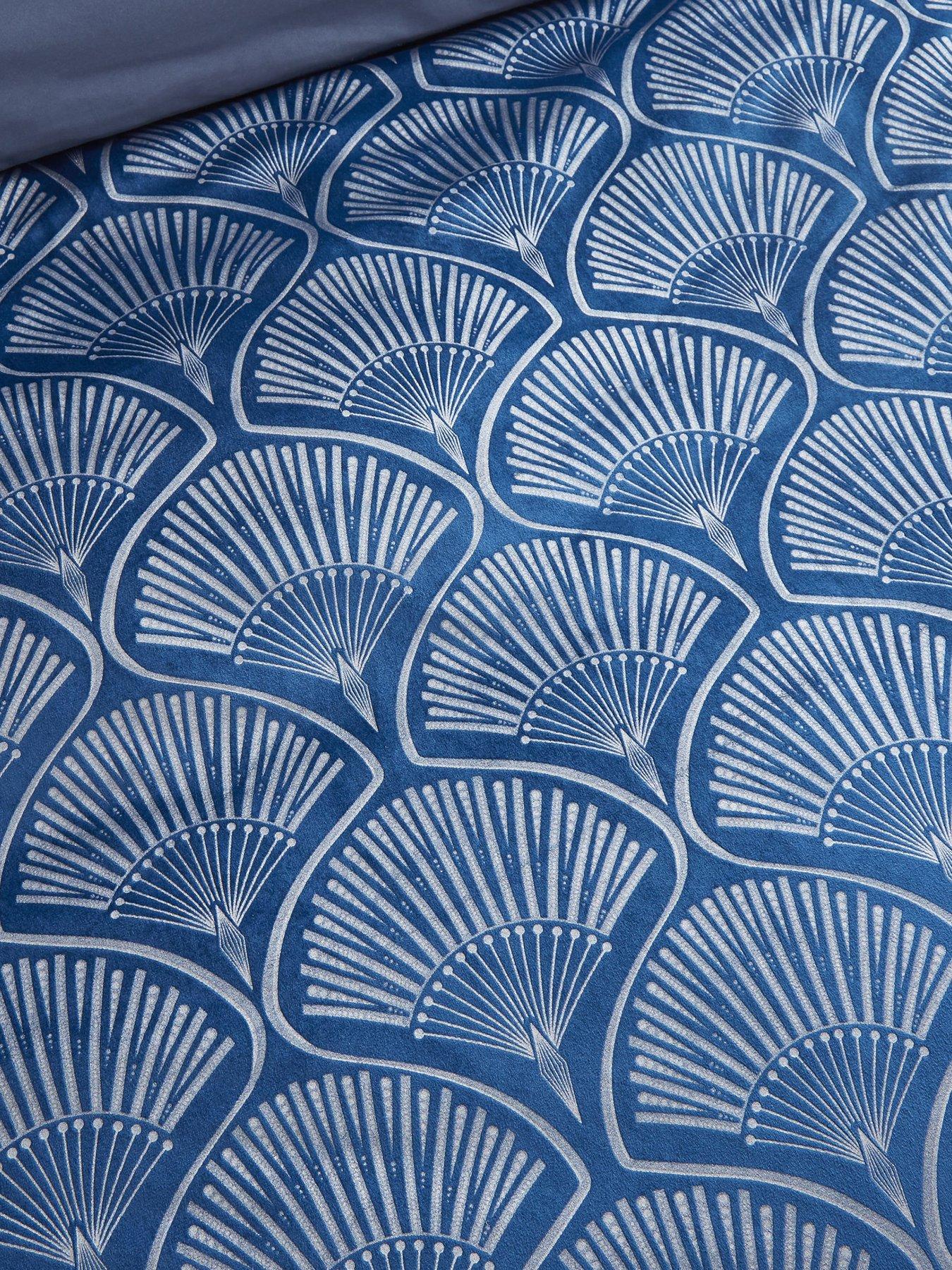Image 6 of 7 of Catherine Lansfield Art Deco Pearl Duvet Cover Set in Navy