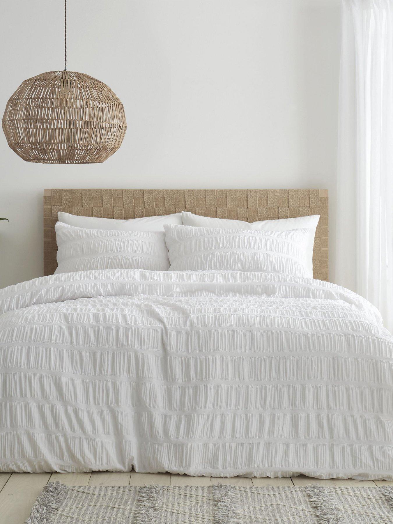 Product photograph of Catherine Lansfield Seersucker Duvet Cover Set In White from very.co.uk