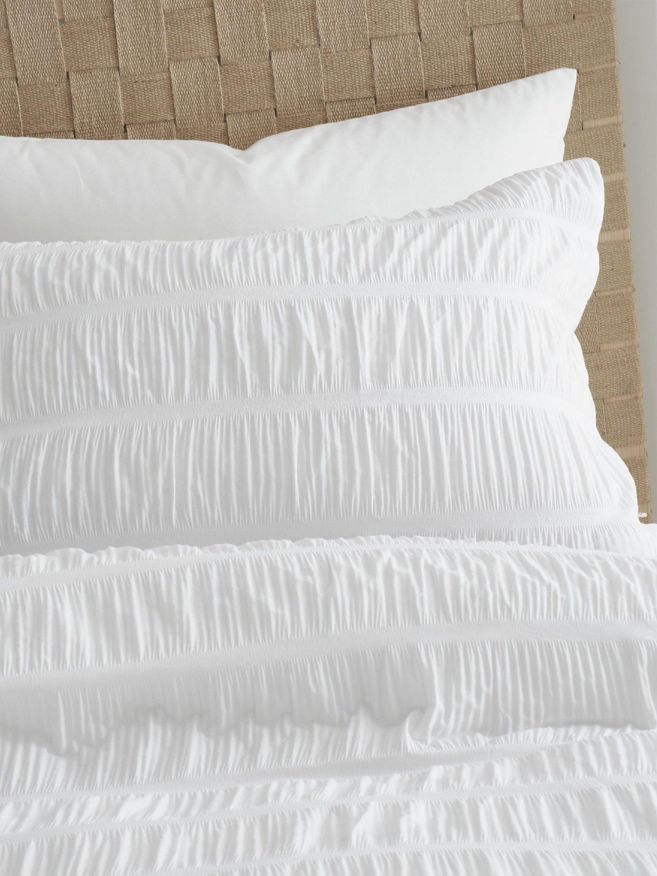 Image 3 of 5 of Catherine Lansfield Seersucker Duvet Cover Set in White