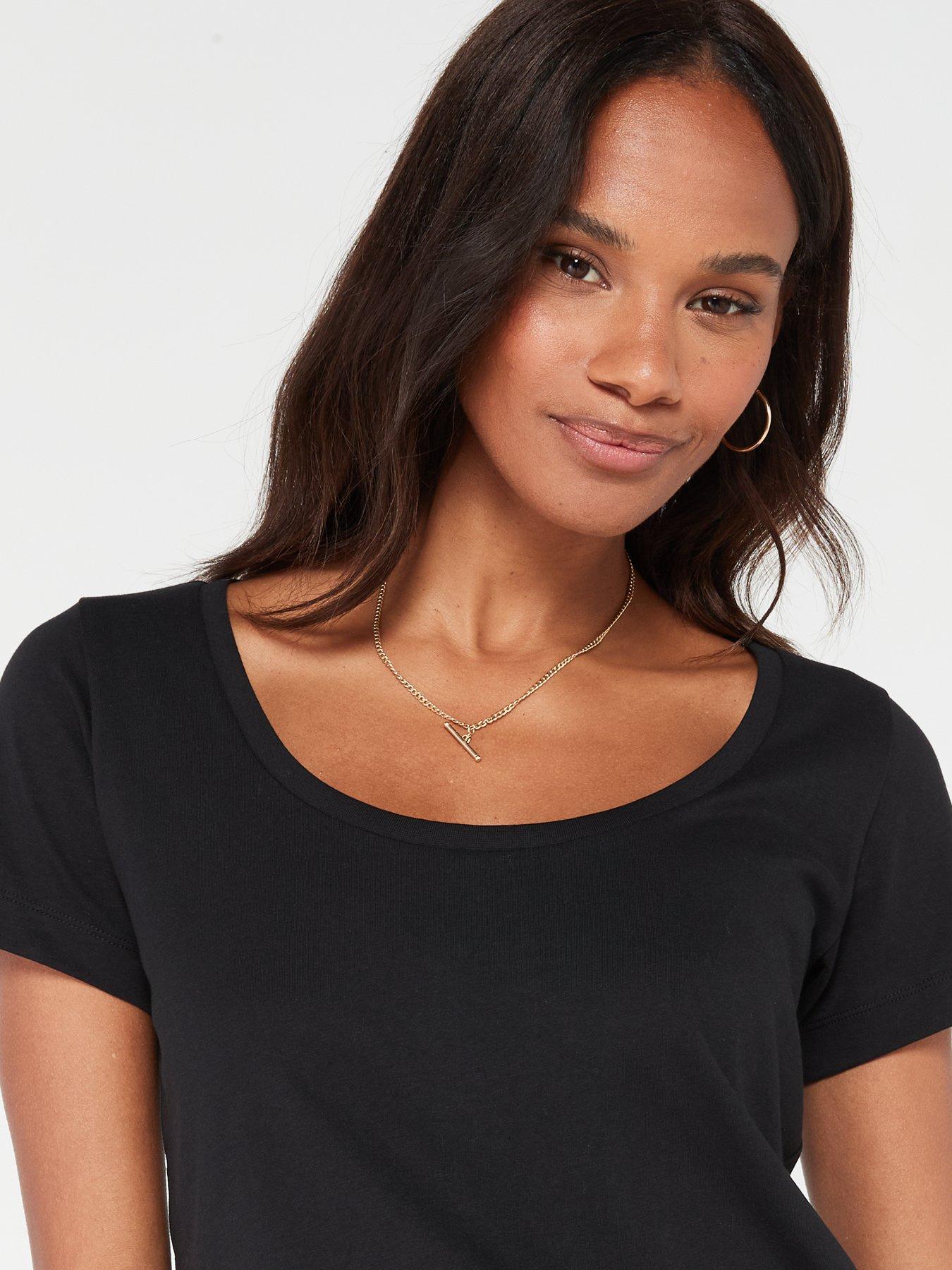 Image 4 of 6 of Everyday The Essential Scoop Neck T-Shirt - Black