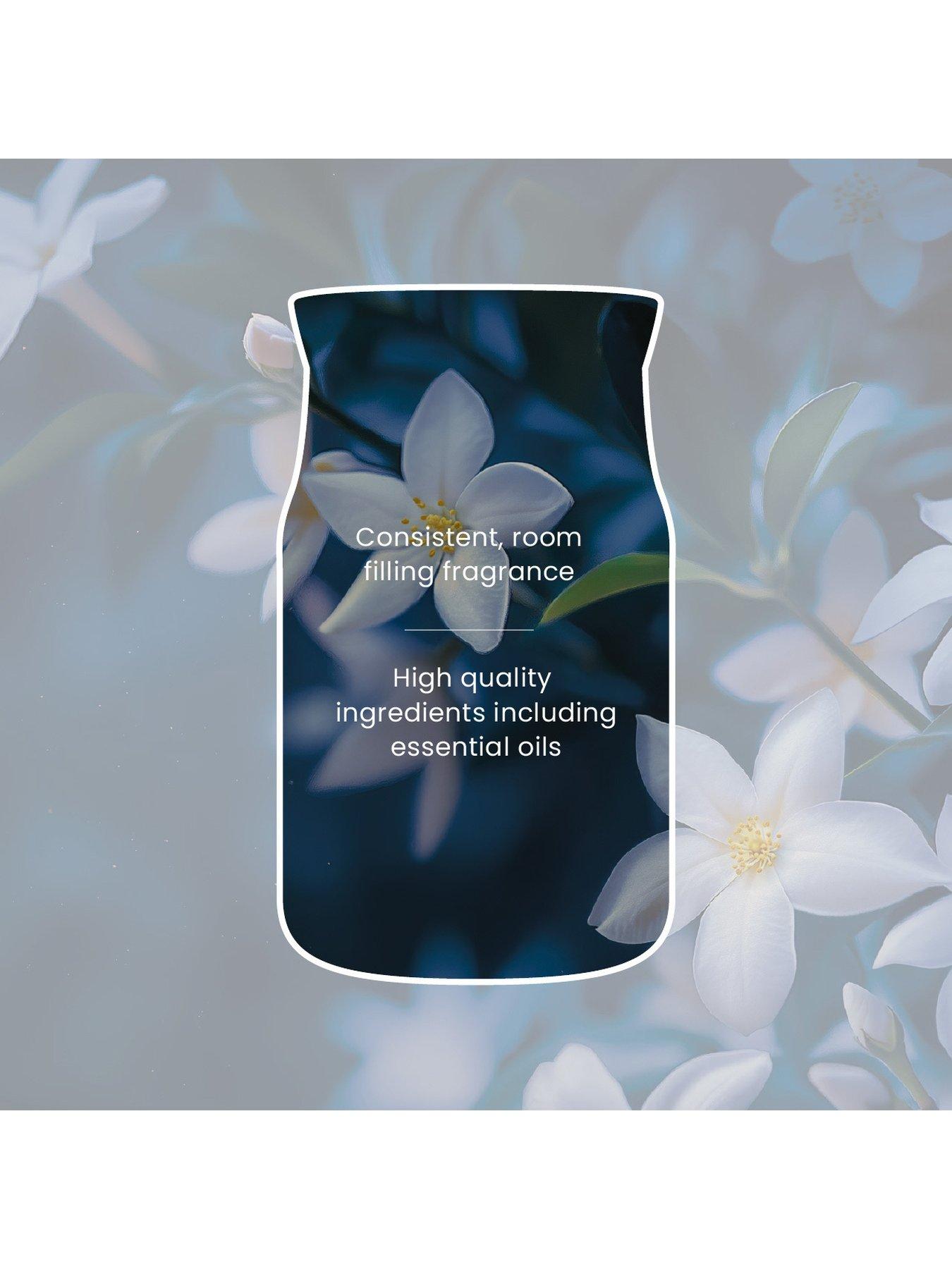 Image 3 of 5 of Yankee Candle Signature Collection Large Jar Candle &ndash; Midnight Jasmine