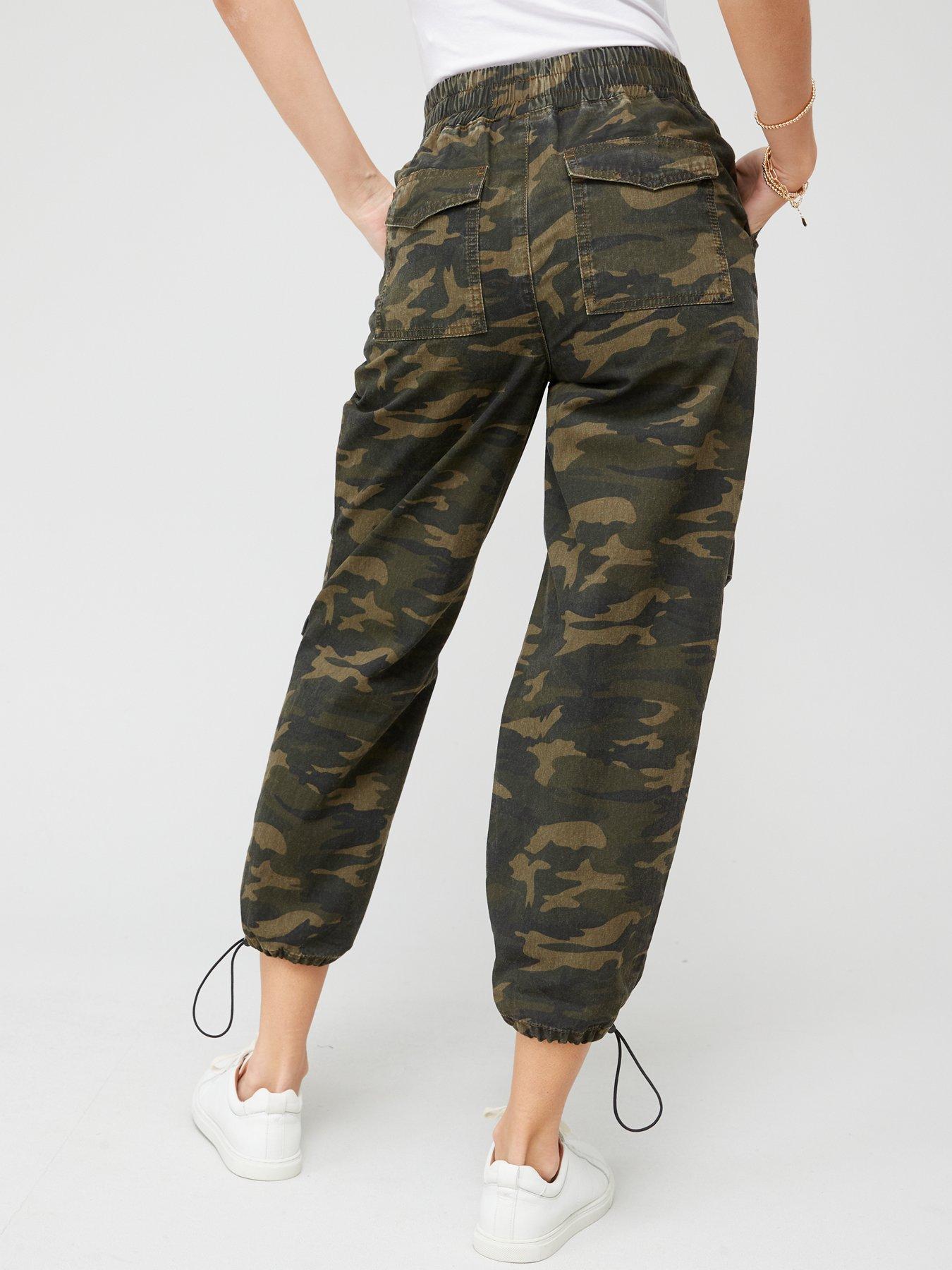 Camo hot sale print trousers