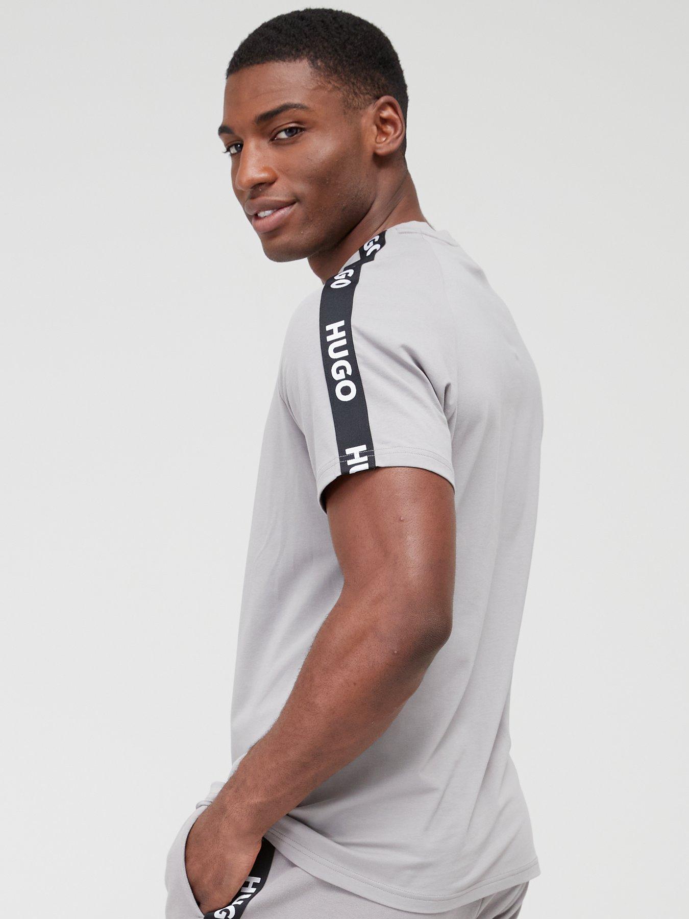 Nike t outlet shirt neck taping