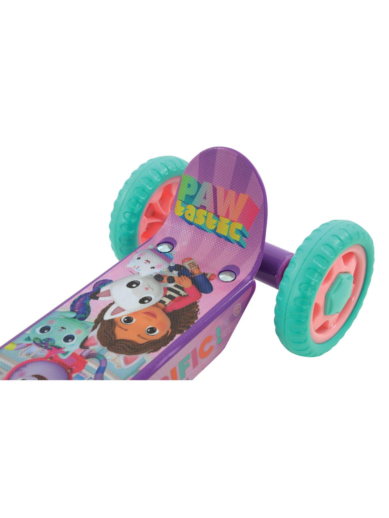 Image 3 of 7 of Gabby's Dollhouse Deluxe Tri-Scooter