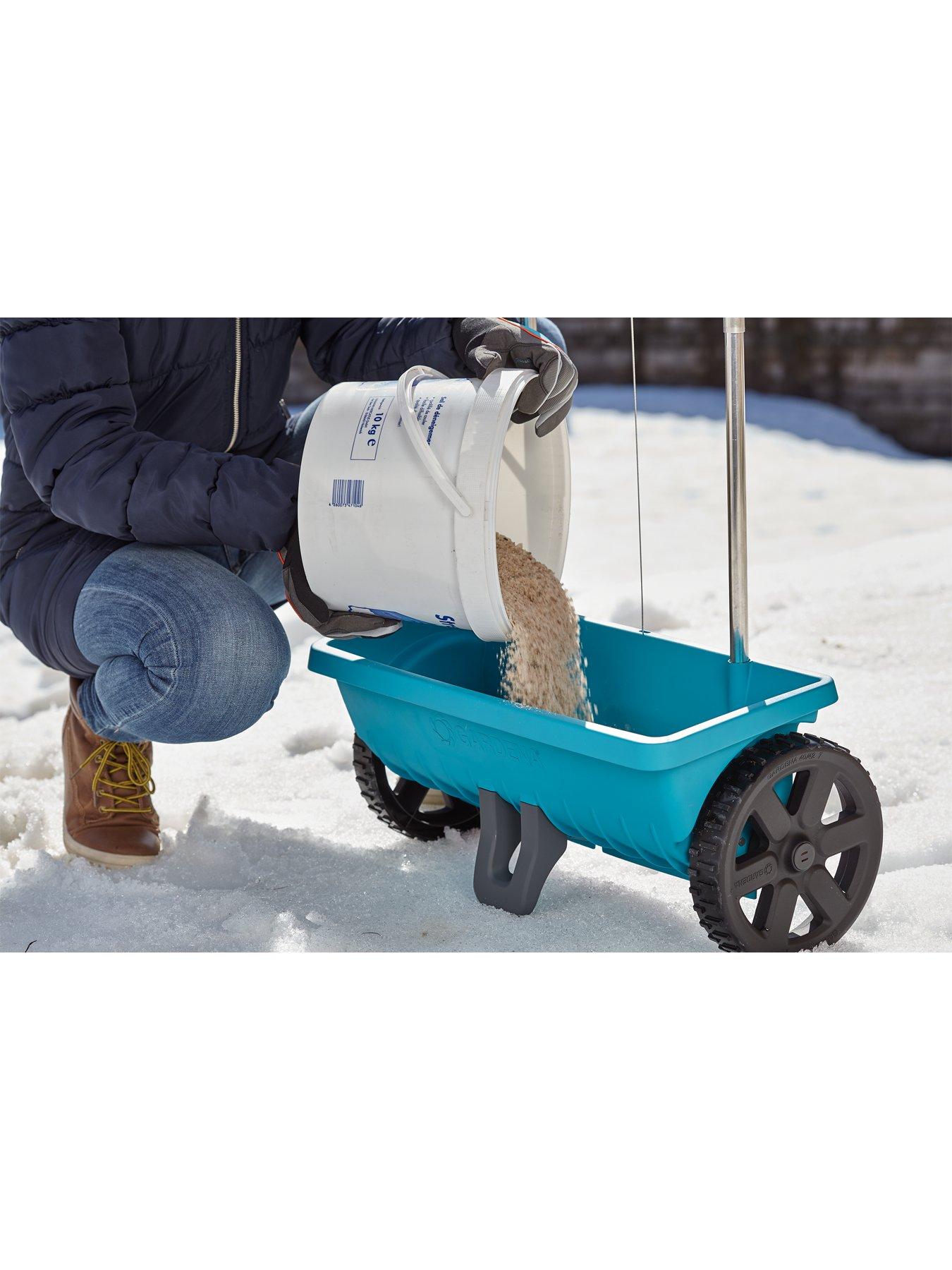 Image 3 of 6 of Gardena Lawnspreader L