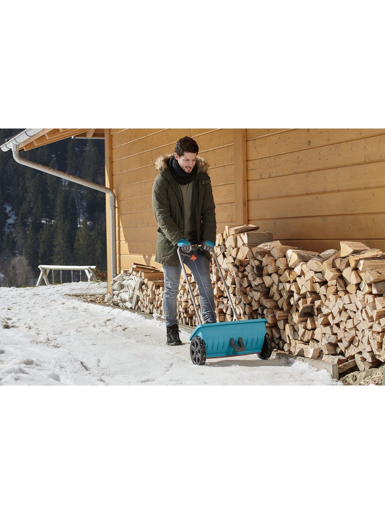 Image 4 of 6 of Gardena Lawnspreader L