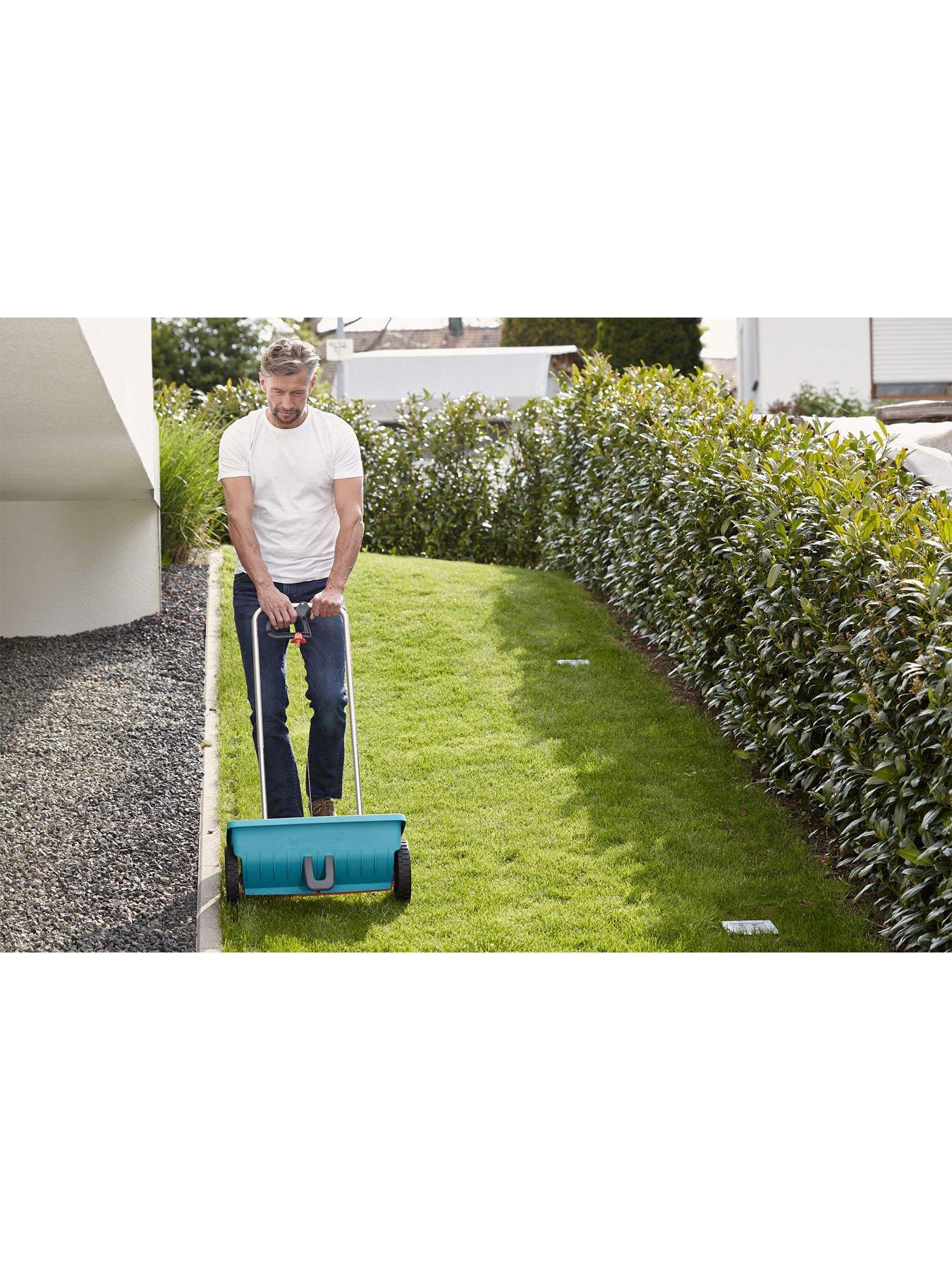 Image 6 of 6 of Gardena Lawnspreader L