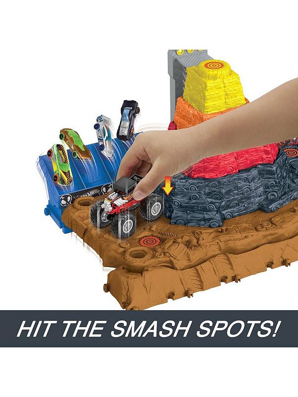 Image 5 of 7 of Hot Wheels Monster Trucks Bone Shaker Ultimate Crush Yard Playset