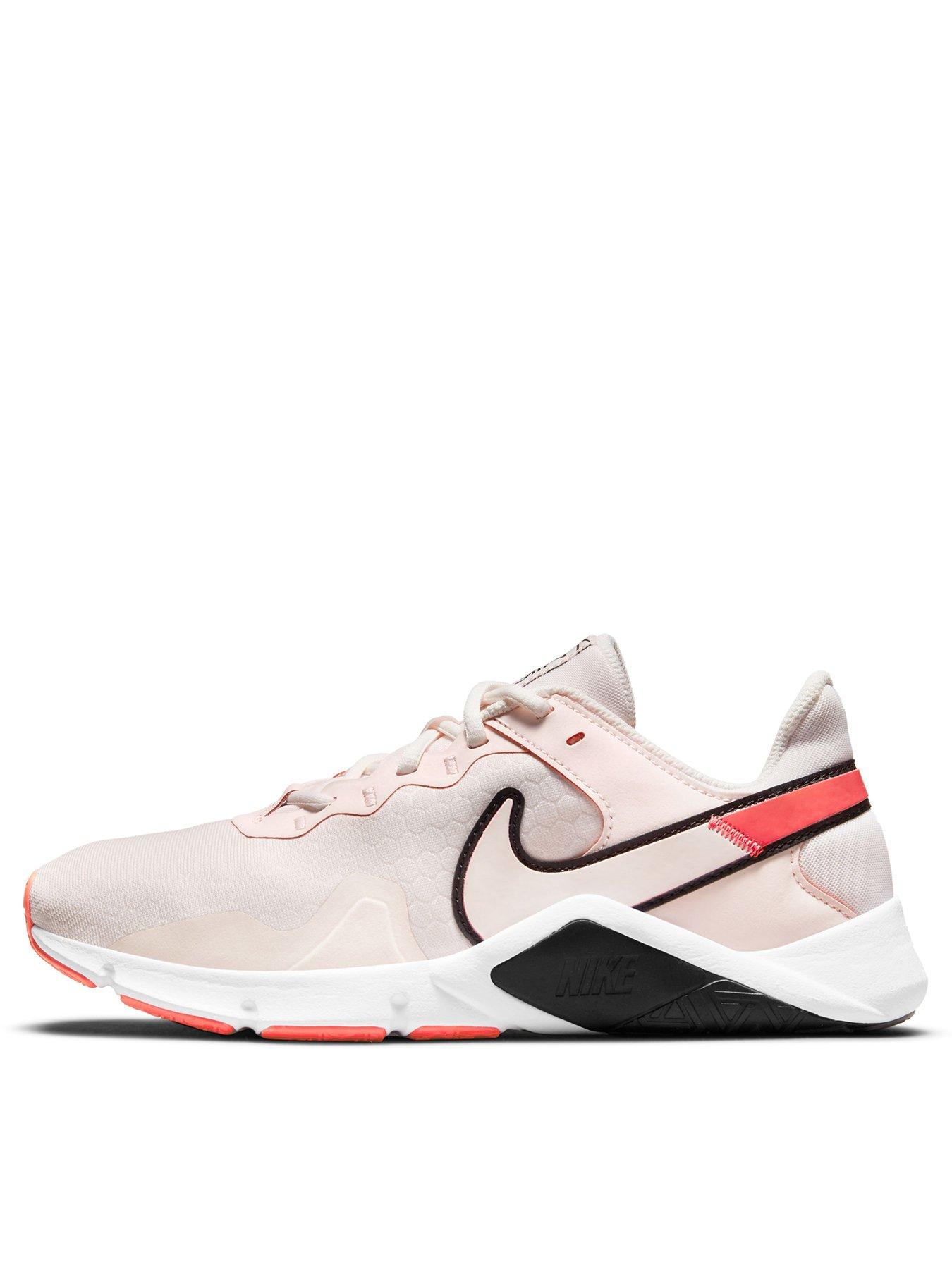 Nike sales leisure trainers