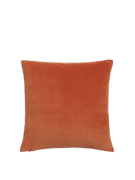 everyday-matte-velvet-cushion