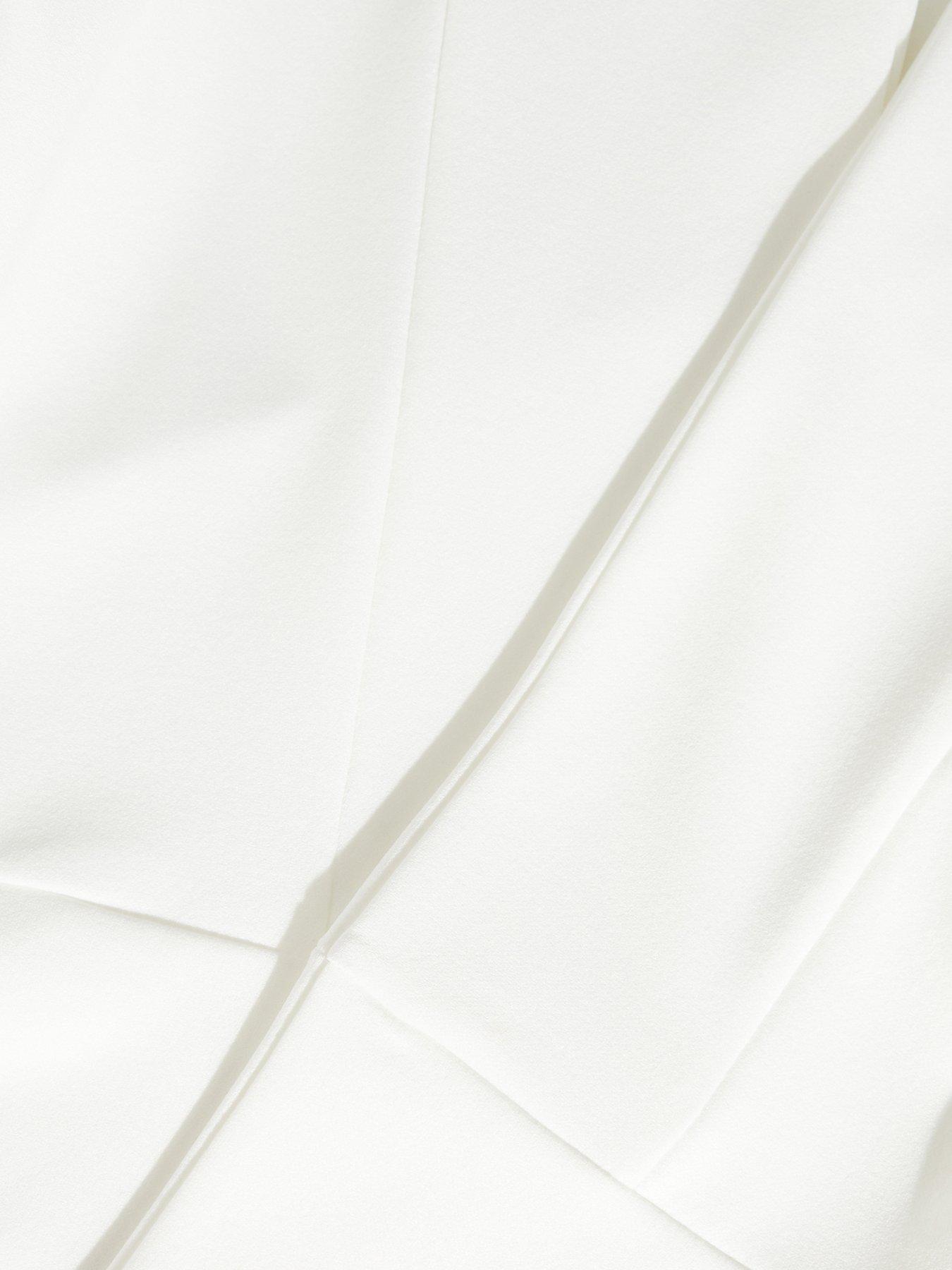 Image 6 of 6 of Quiz Split Sleeve Crop Jacket - Cream