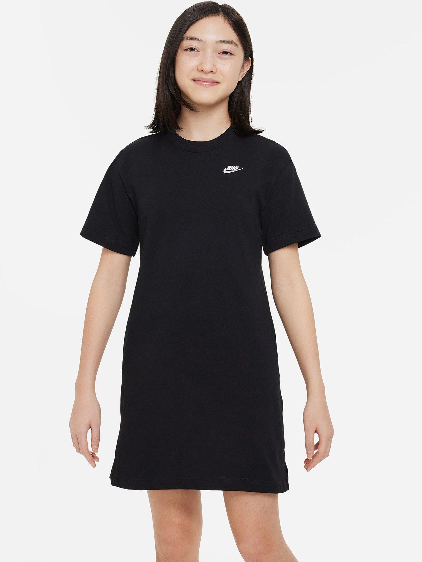 Nike swoosh 2024 dress black