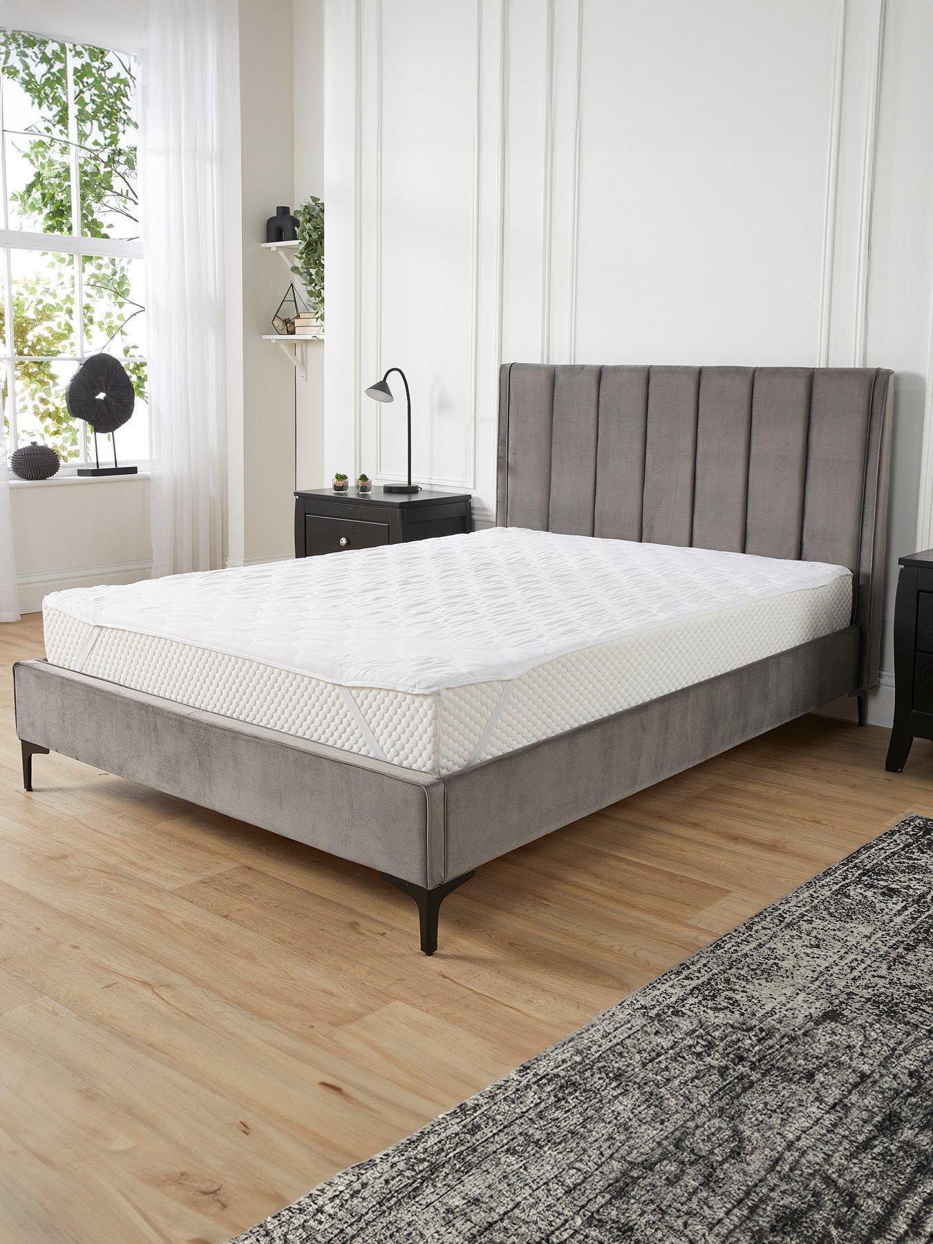 Product photograph of Everyday Hollowfibre Mattress Protector - White from very.co.uk