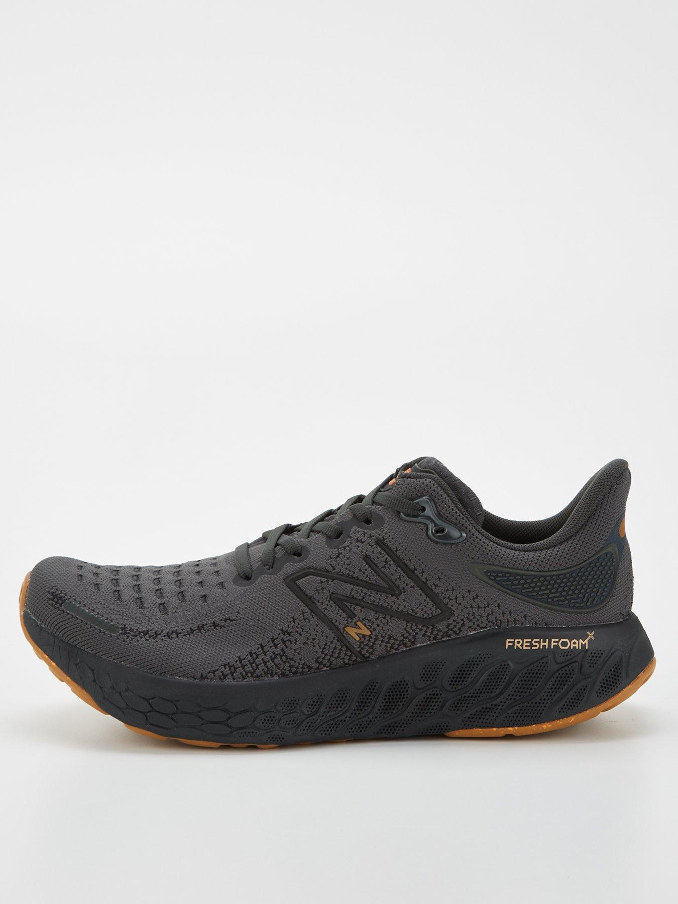 Mens black running shoes 2024 sale