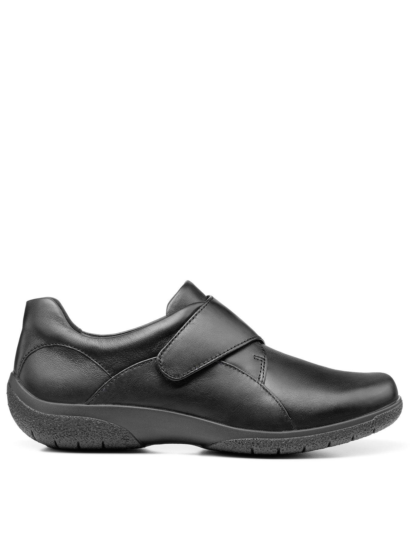 Black casual pumps hotsell