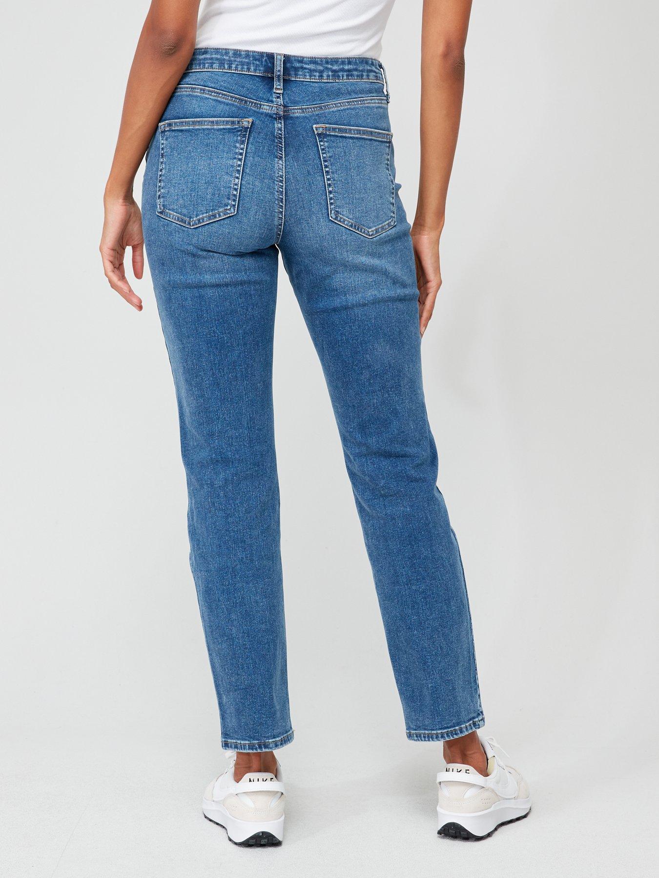 Straight leg jeans with 2024 stretch